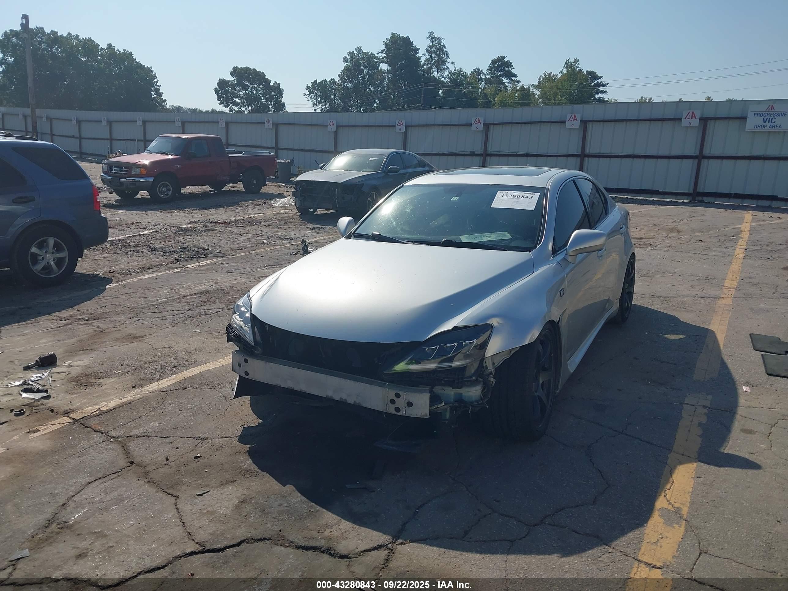 LEXUS IS image 2