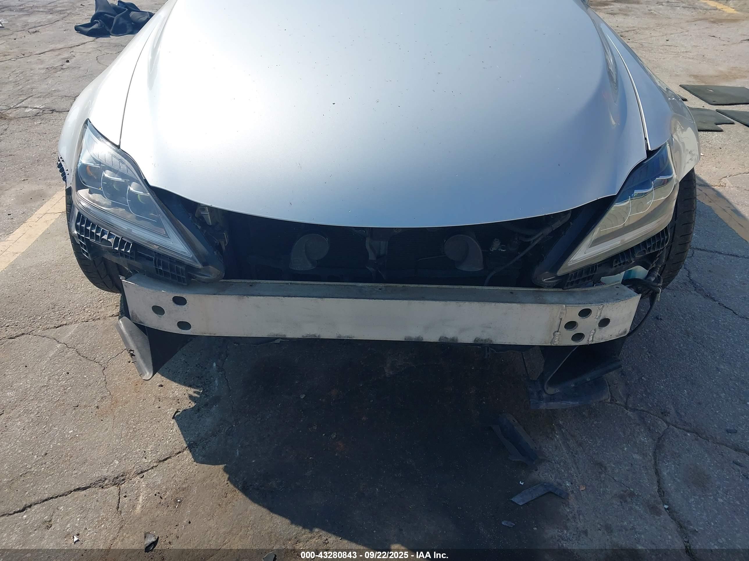 LEXUS IS image 6