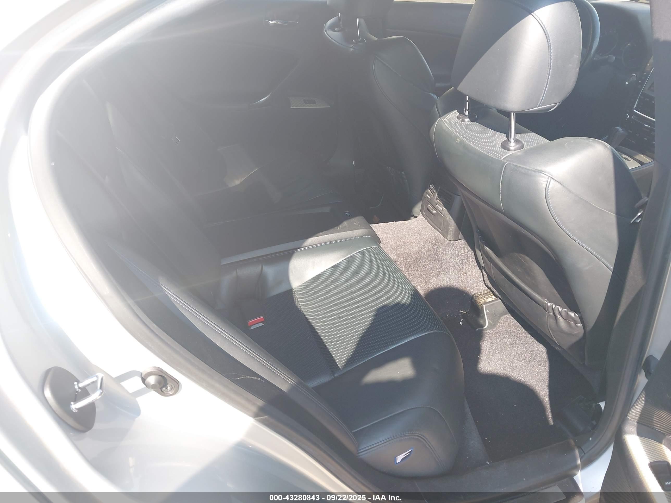 LEXUS IS image 8