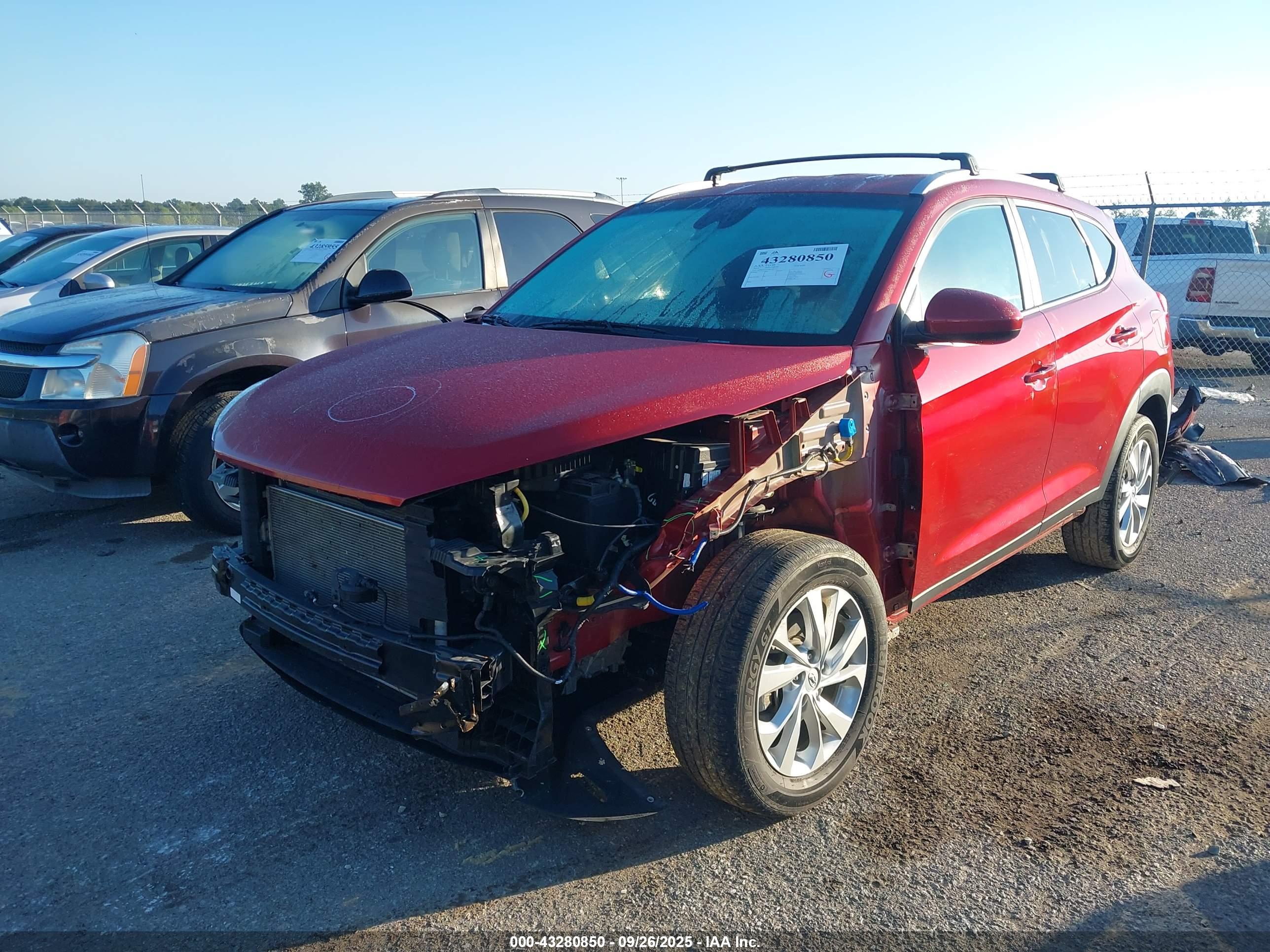 HYUNDAI TUCSON image 2