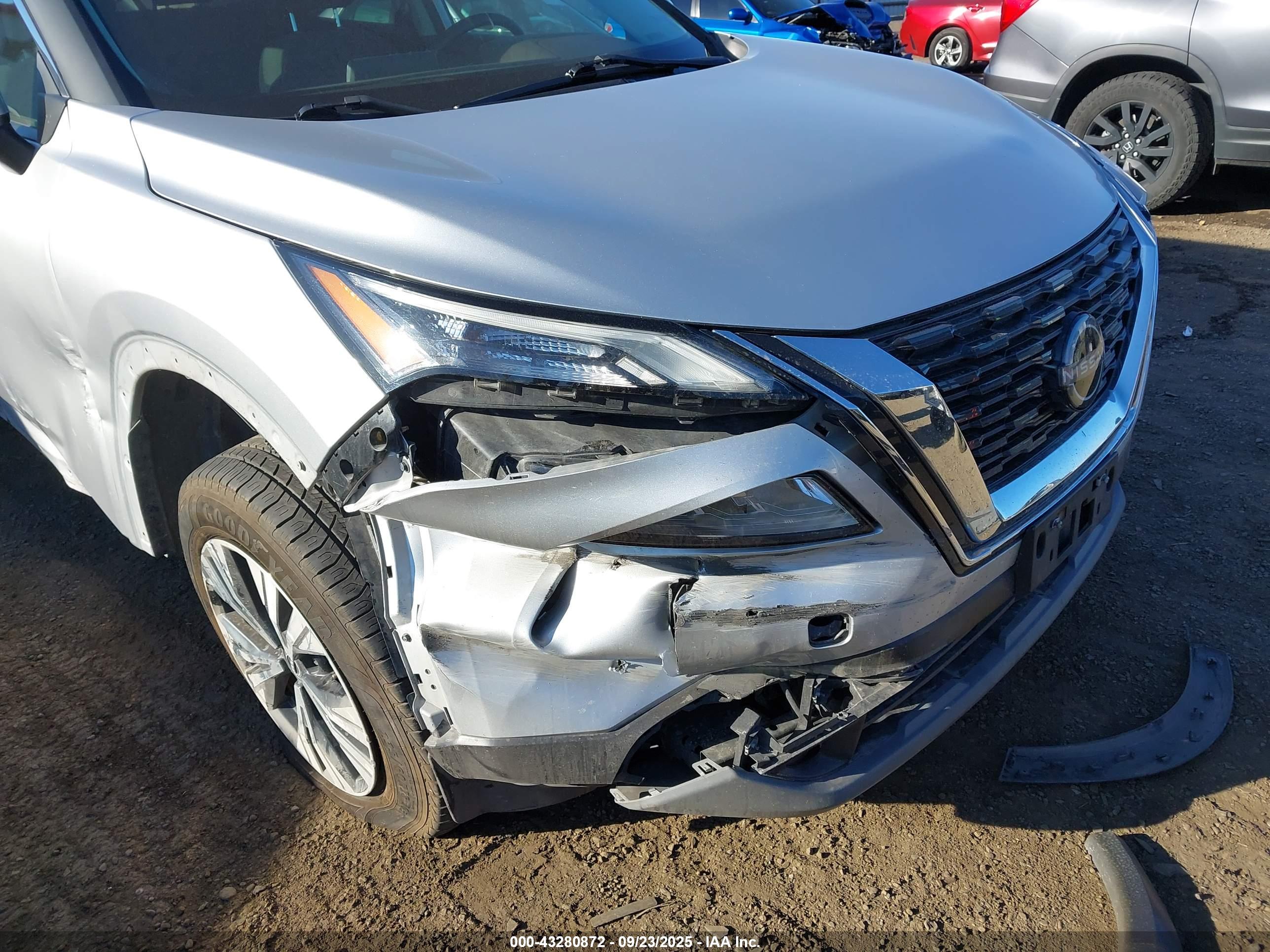 NISSAN ROGUE image 6