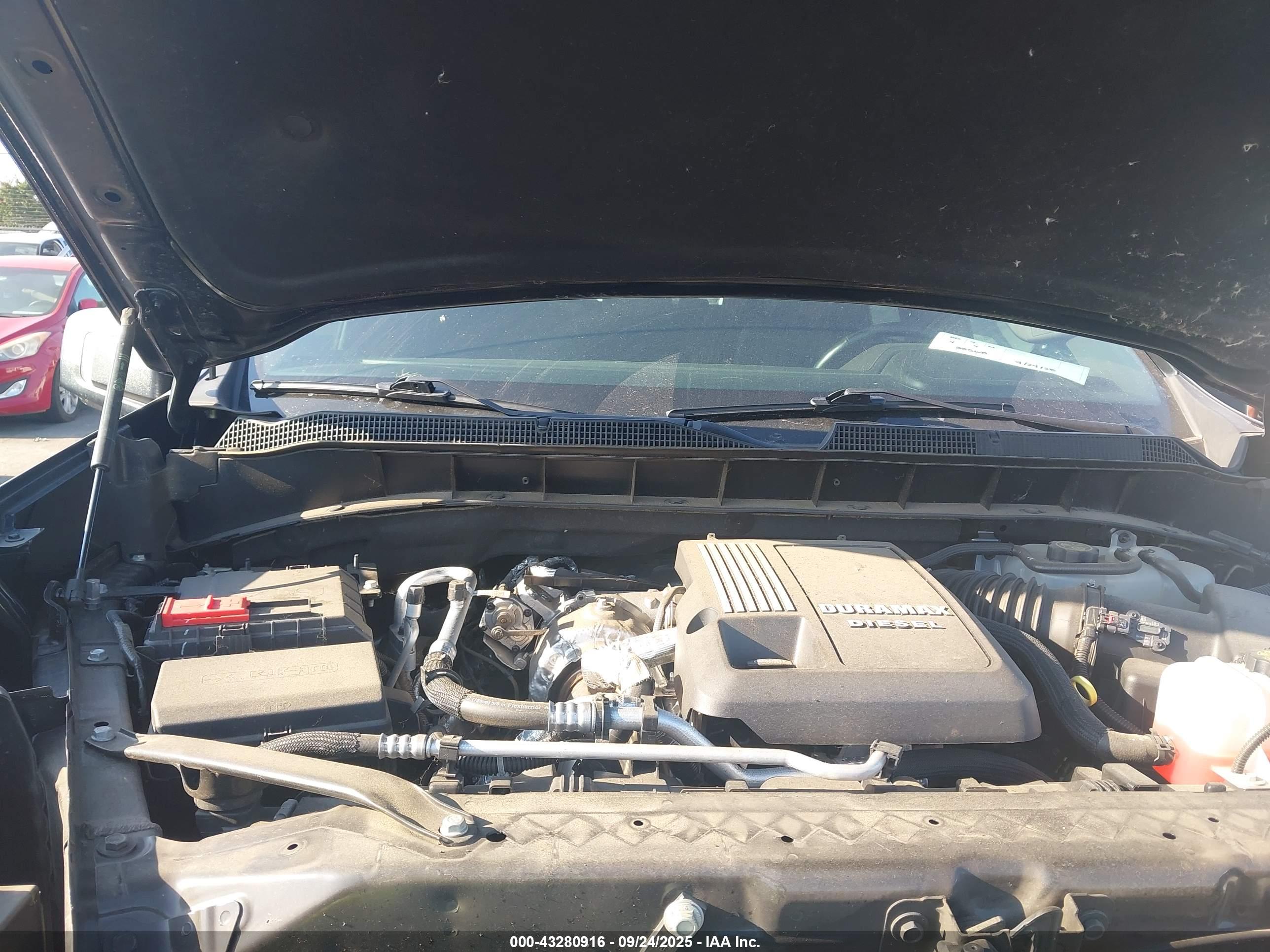 CHEVROLET SILVERADO image 10
