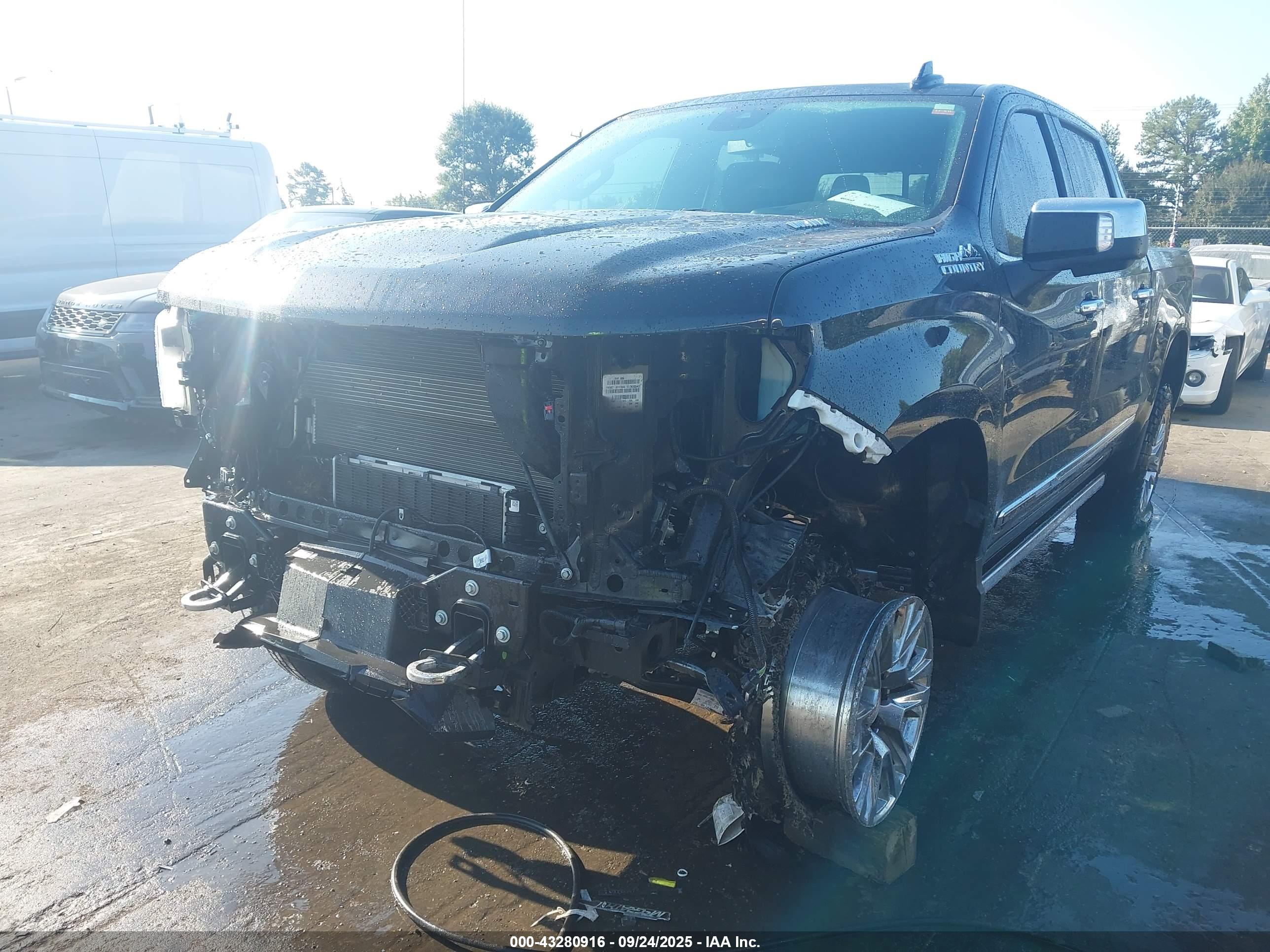 CHEVROLET SILVERADO image 2