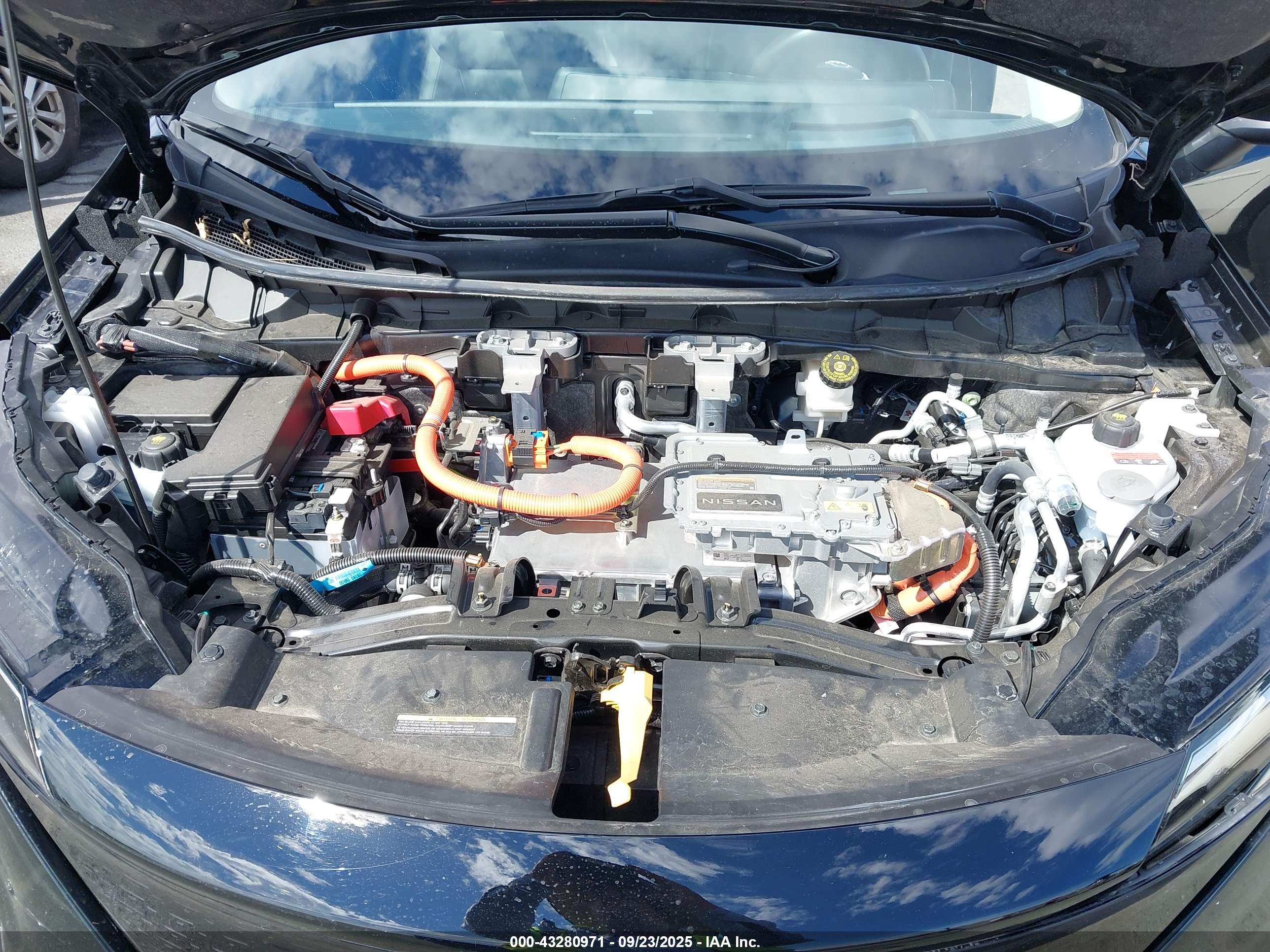 NISSAN ARIYA image 10