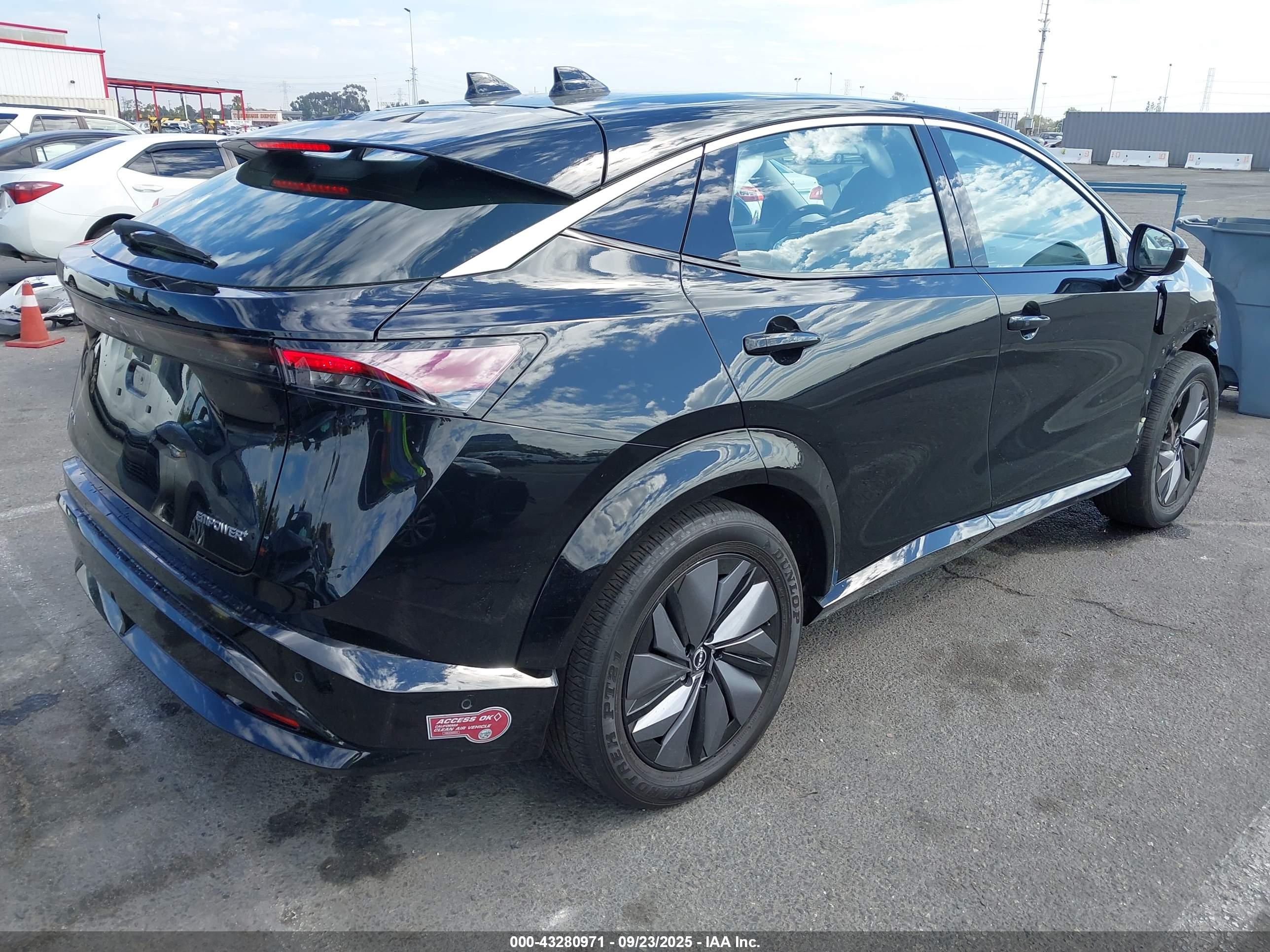 NISSAN ARIYA image 4