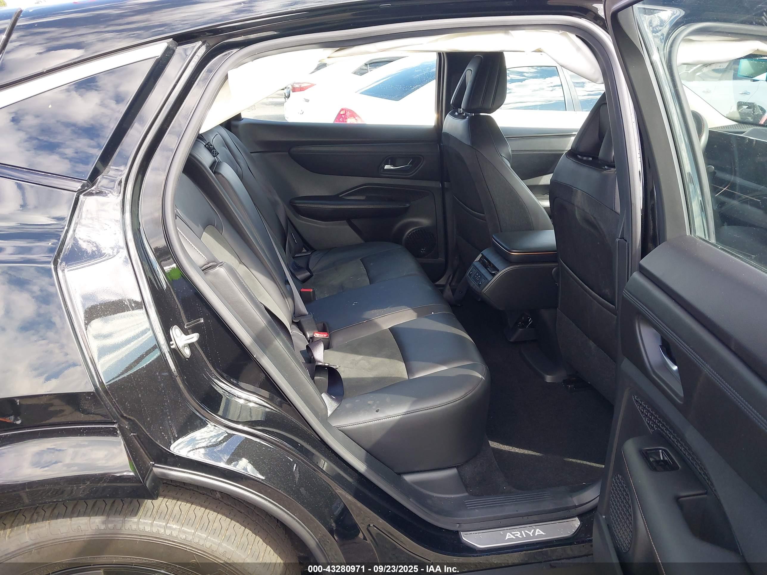 NISSAN ARIYA image 8