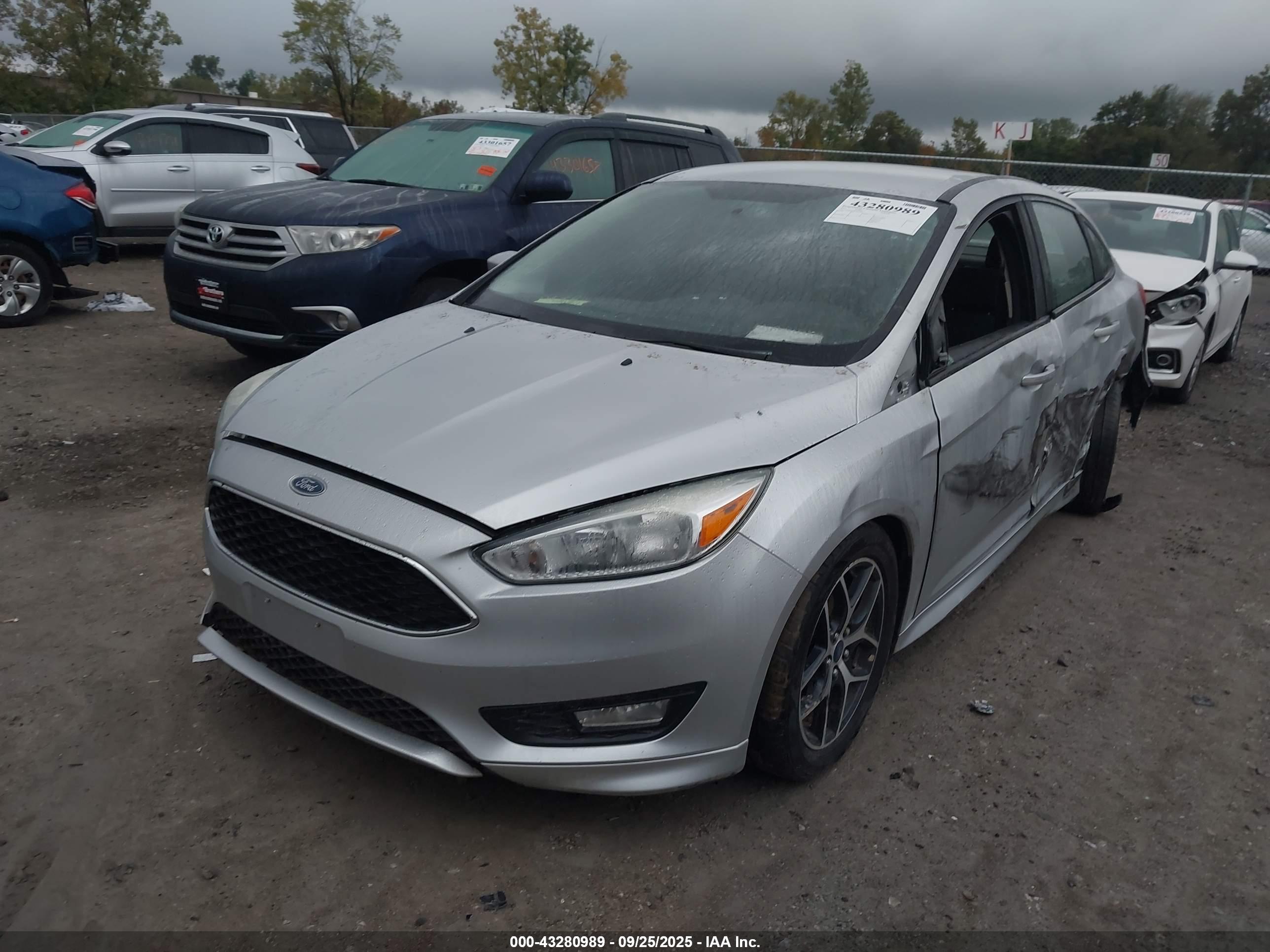 FORD FOCUS image 2