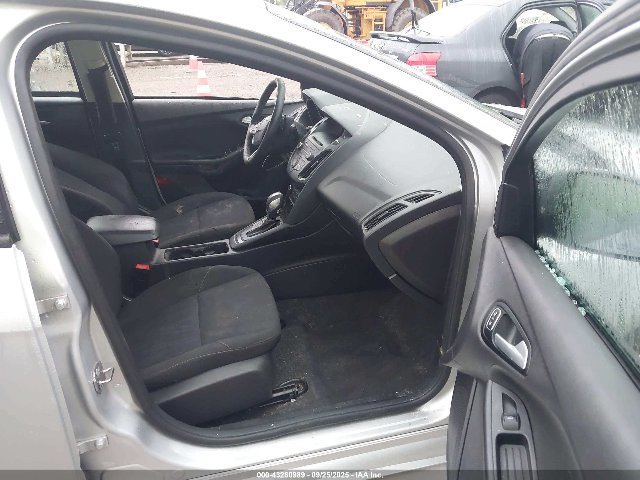FORD FOCUS image 5