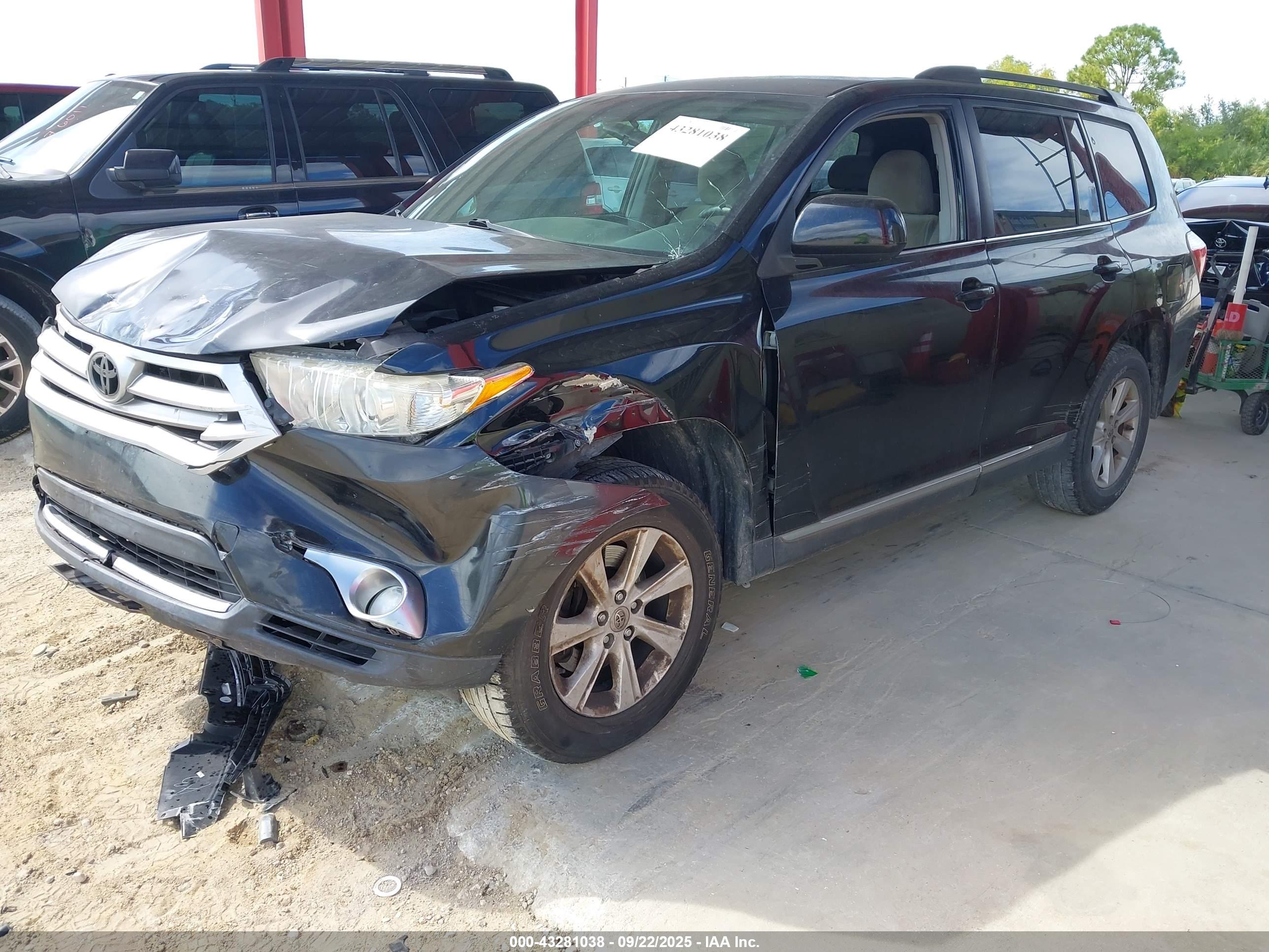 TOYOTA HIGHLANDER image 2