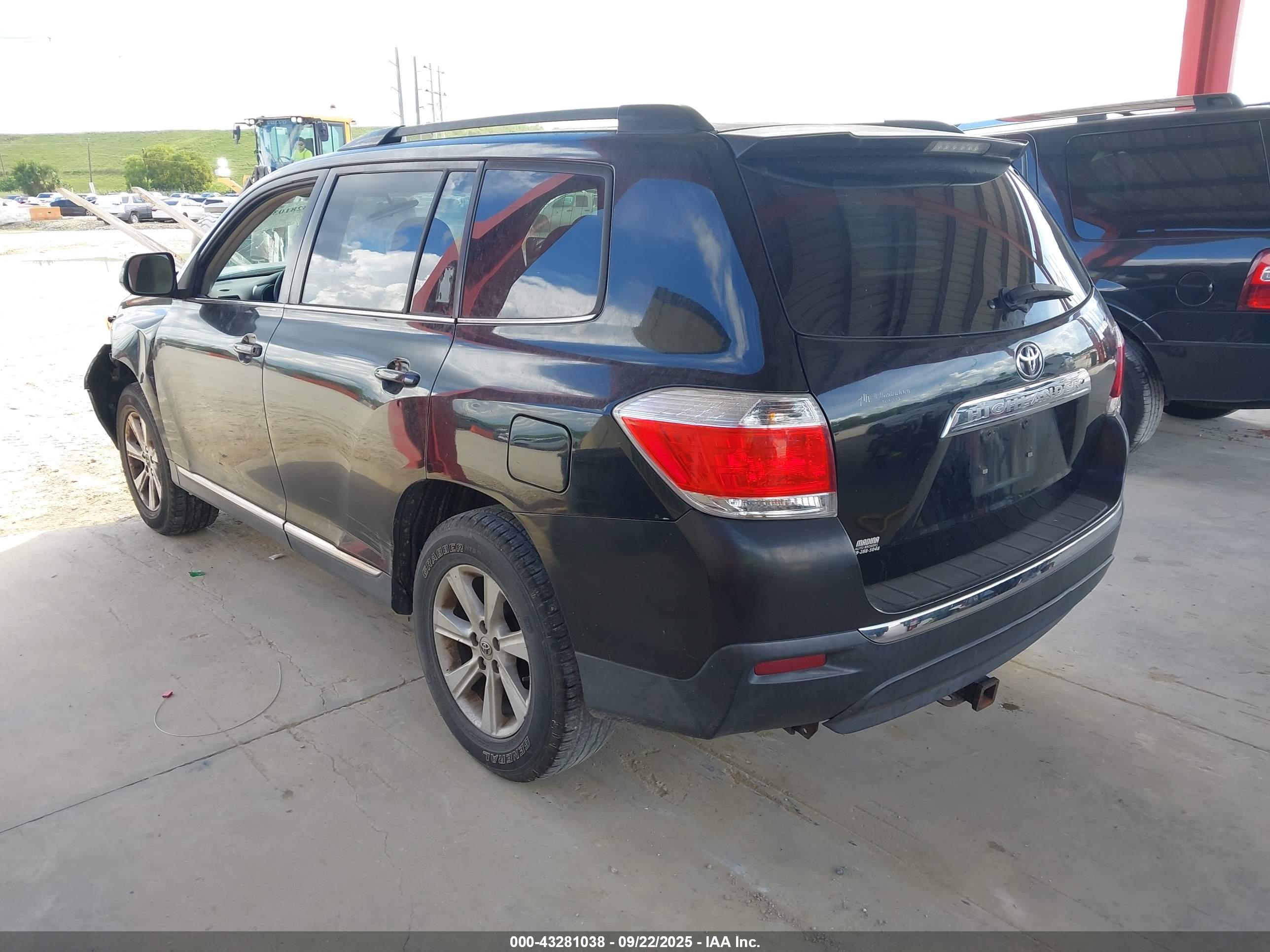 TOYOTA HIGHLANDER image 3