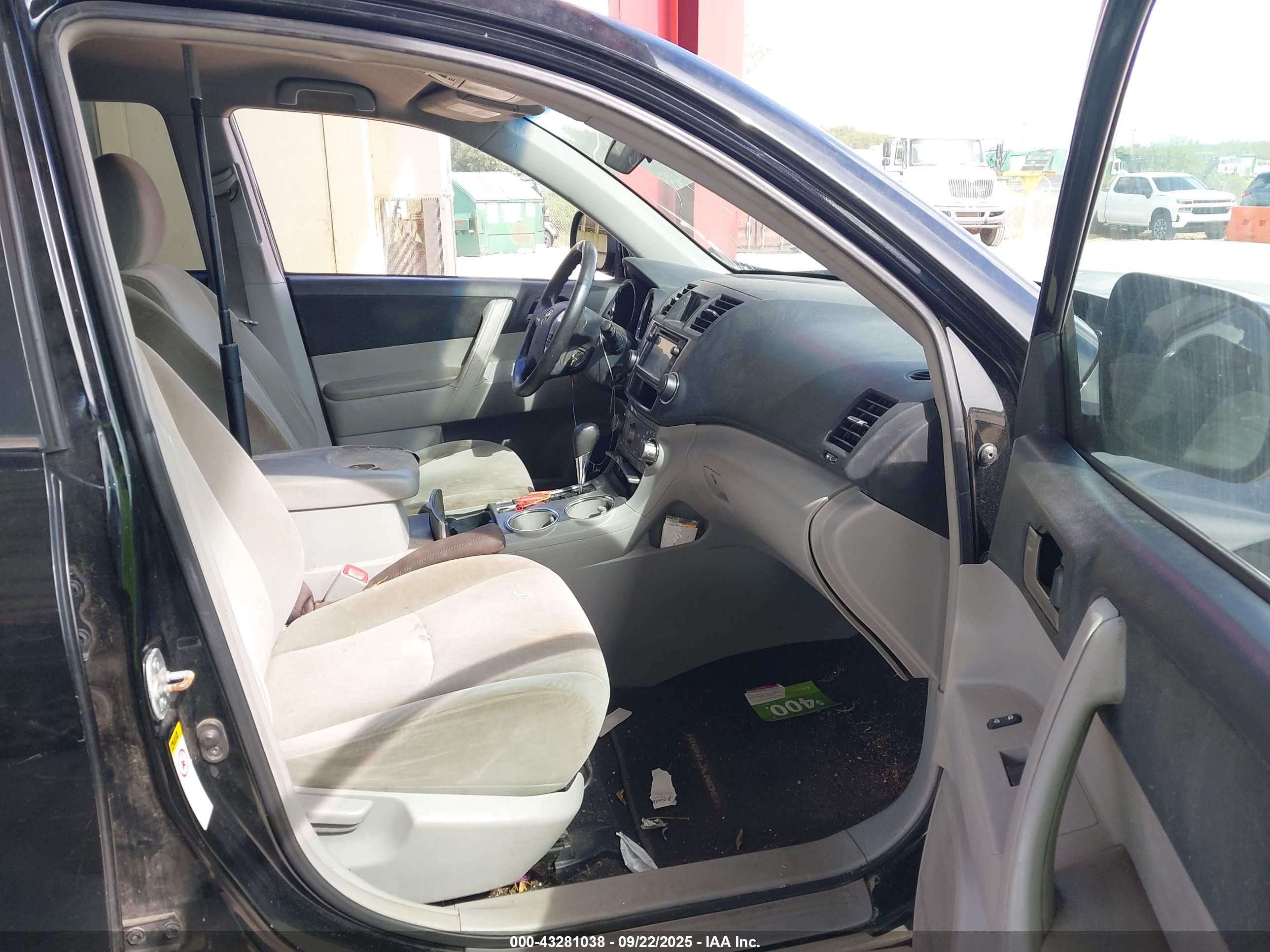 TOYOTA HIGHLANDER image 5