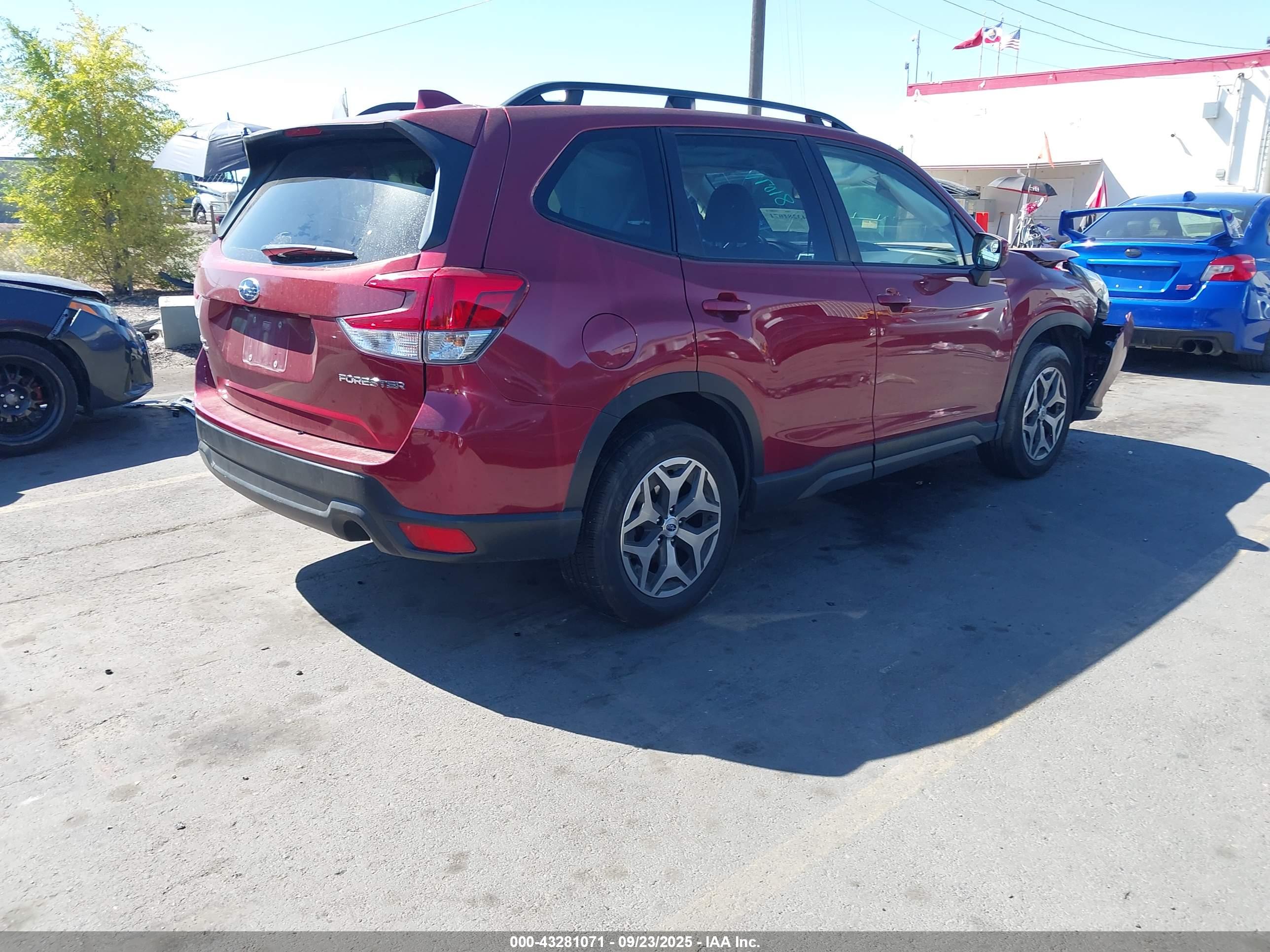 SUBARU FORESTER image 4
