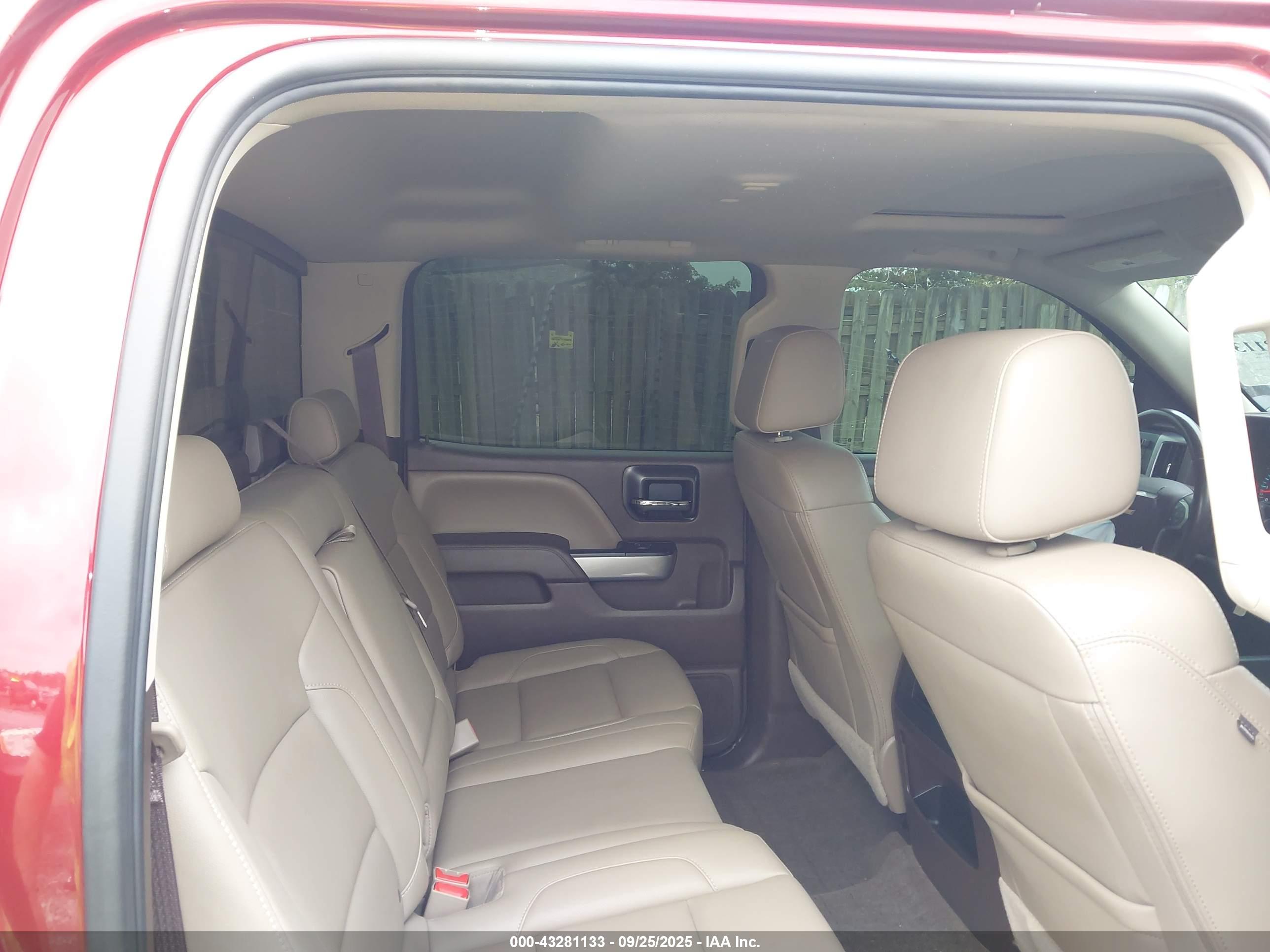 CHEVROLET SILVERADO image 8