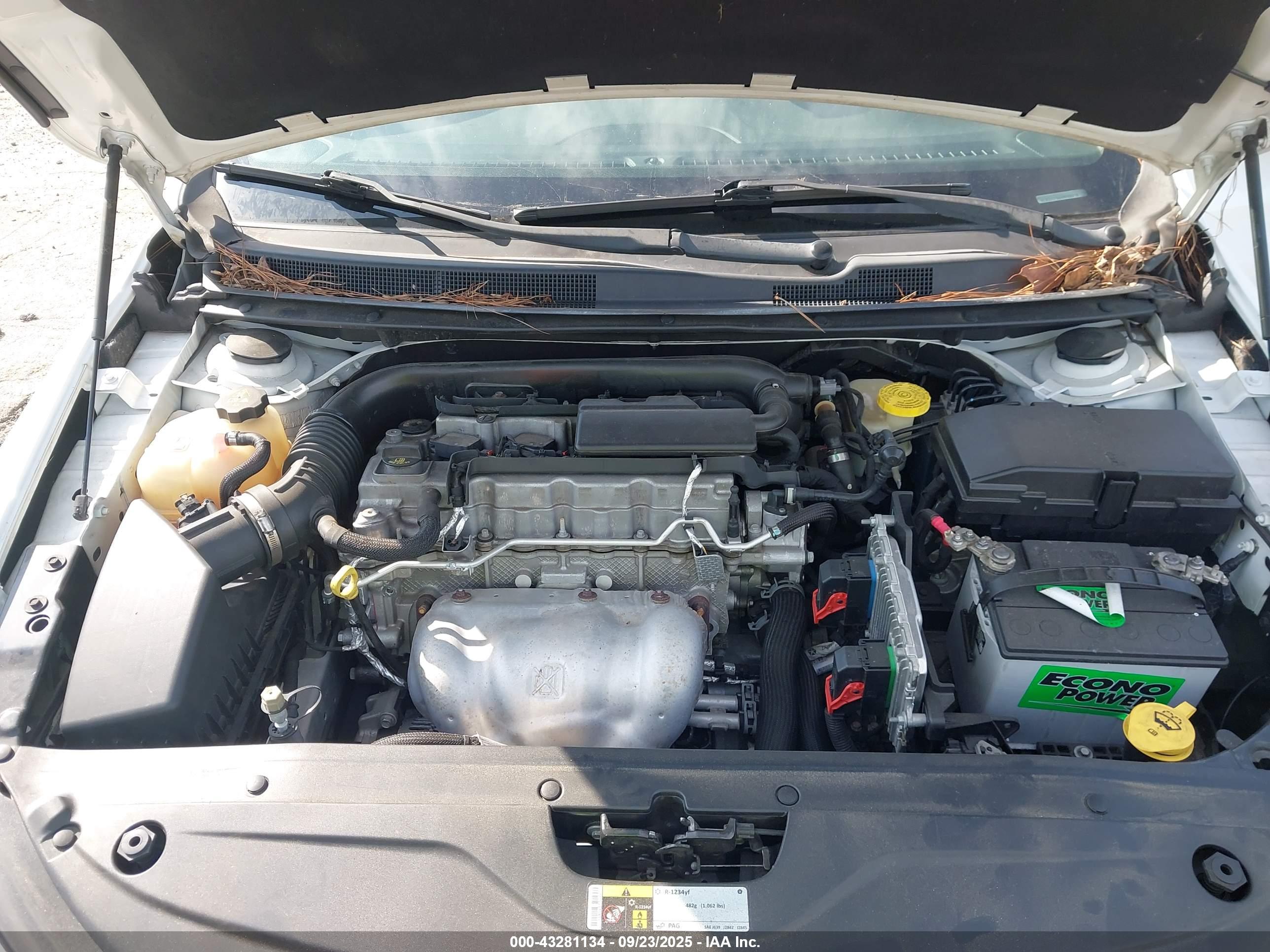 CHRYSLER 200 image 10