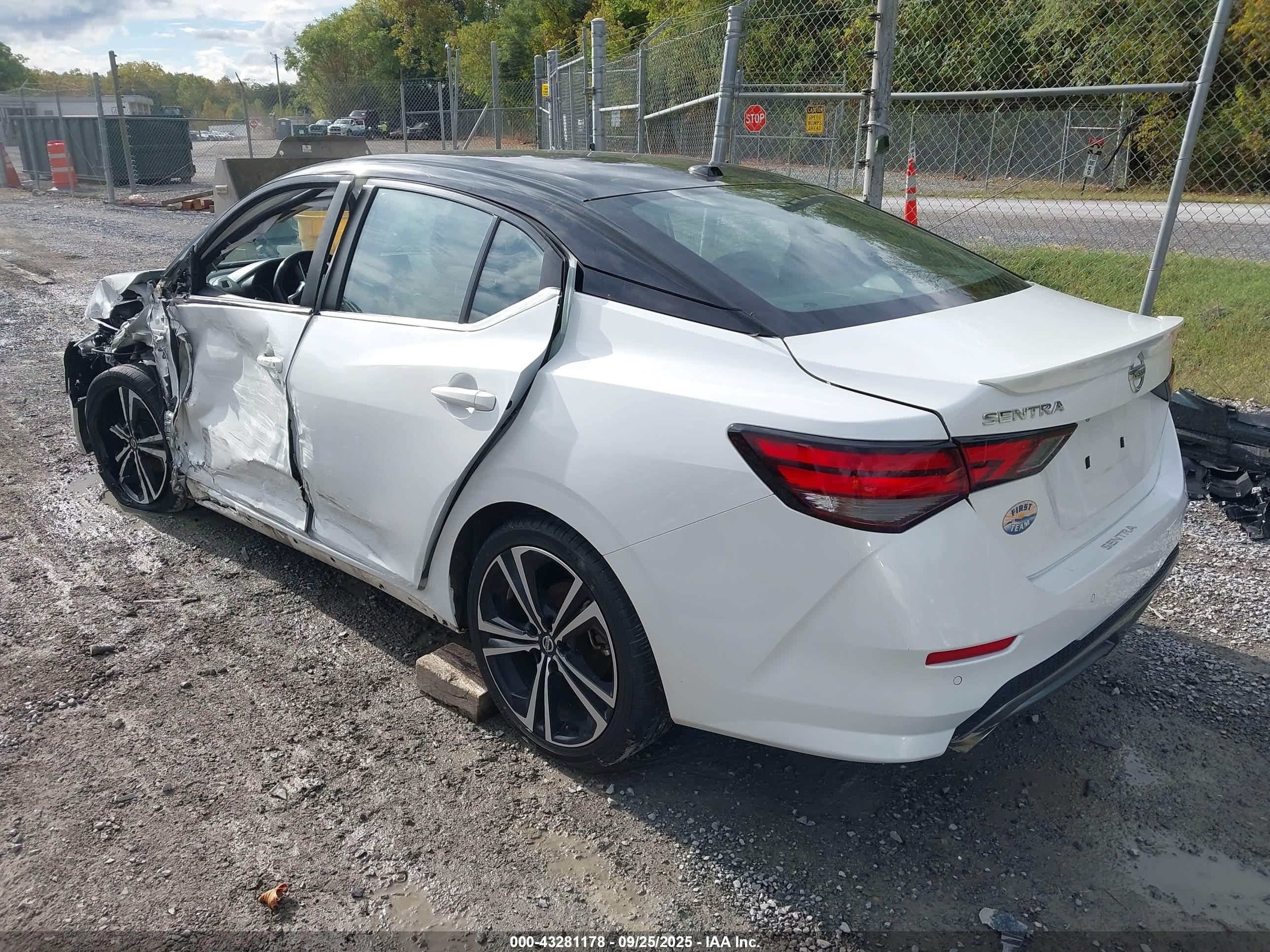 NISSAN SENTRA image 3