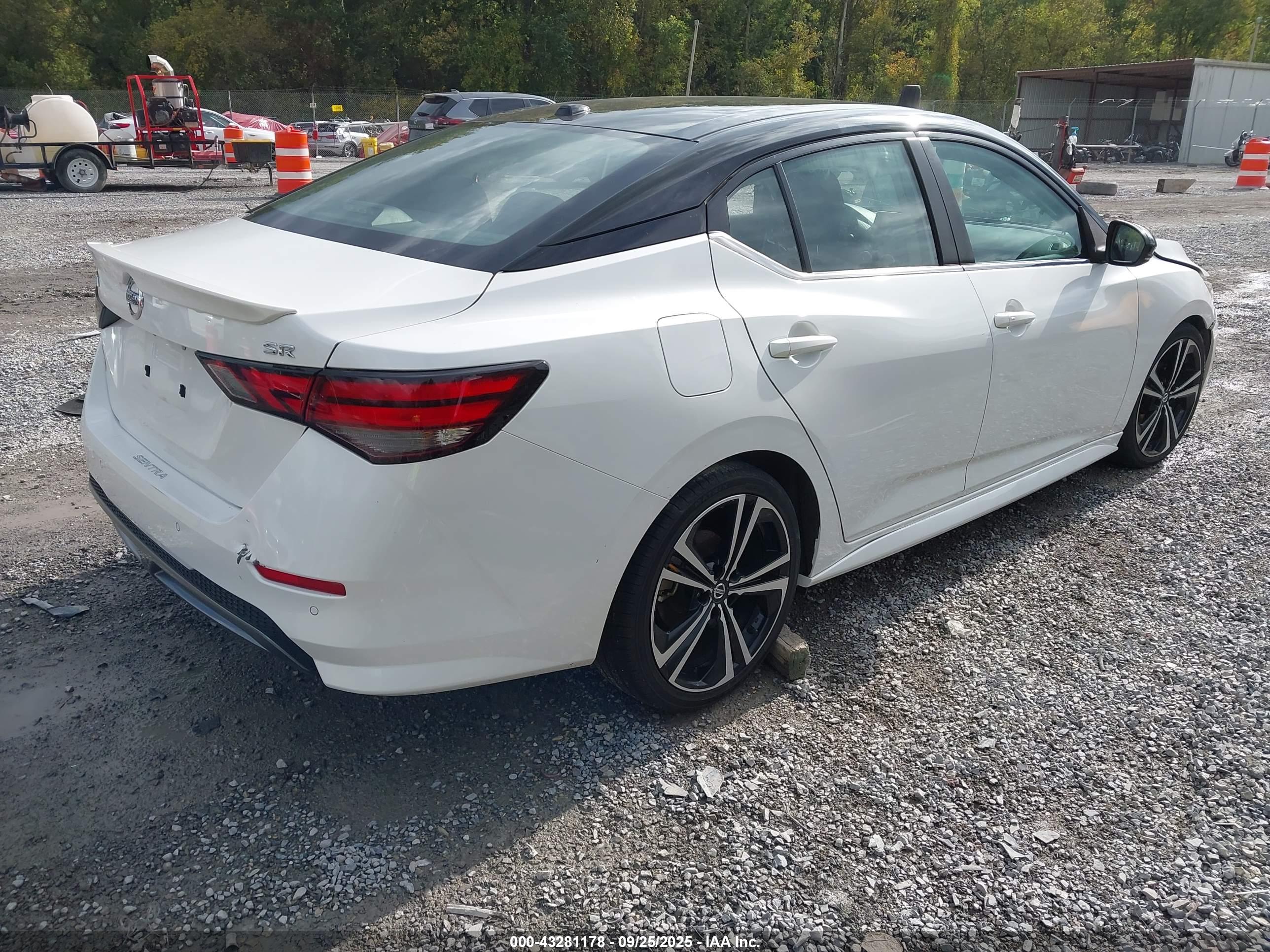 NISSAN SENTRA image 4