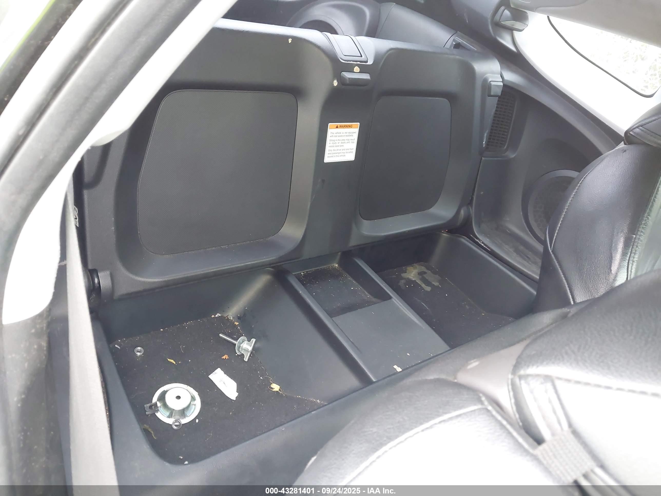 HONDA CR-Z image 8