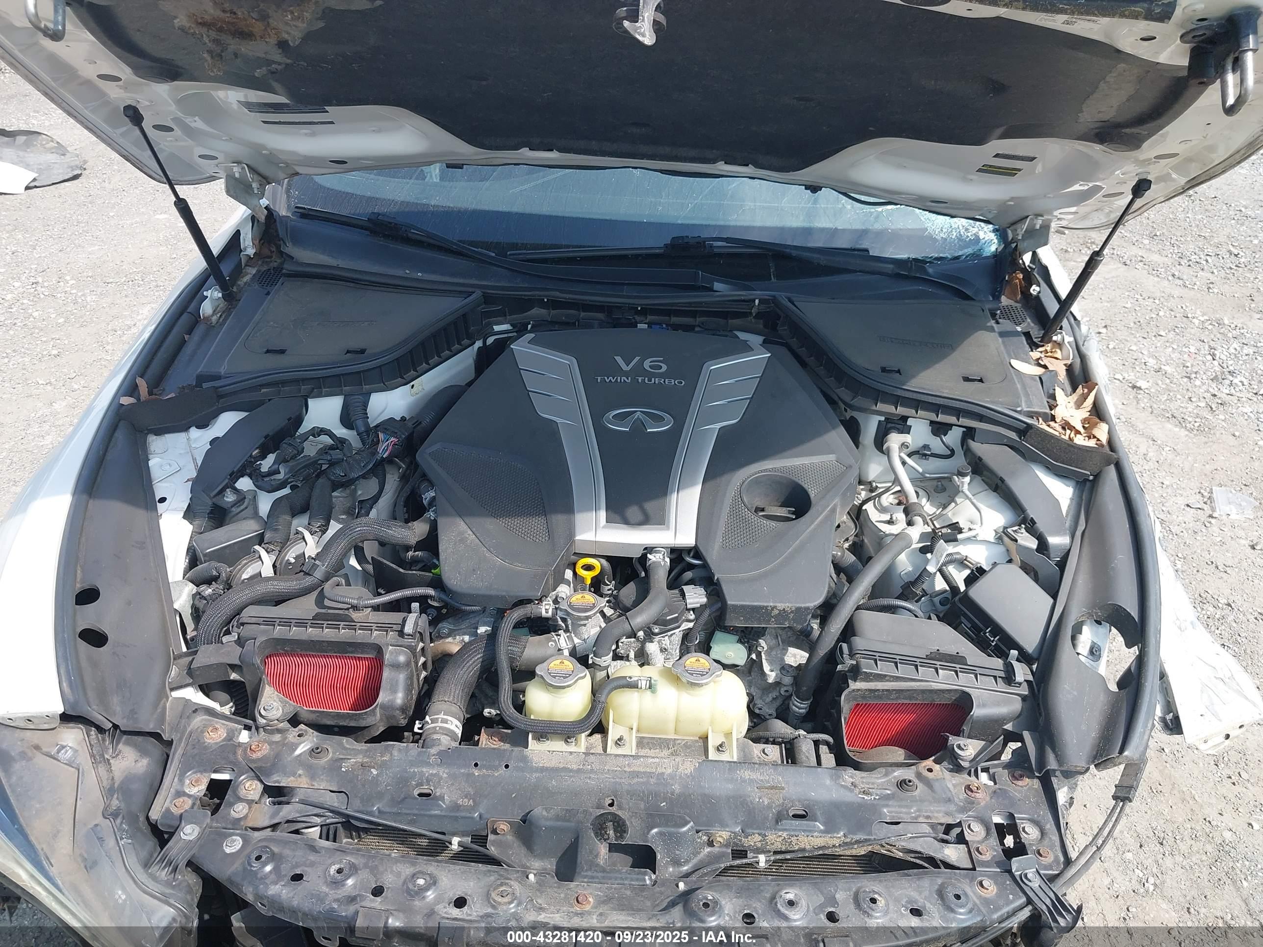 INFINITI Q60 image 10