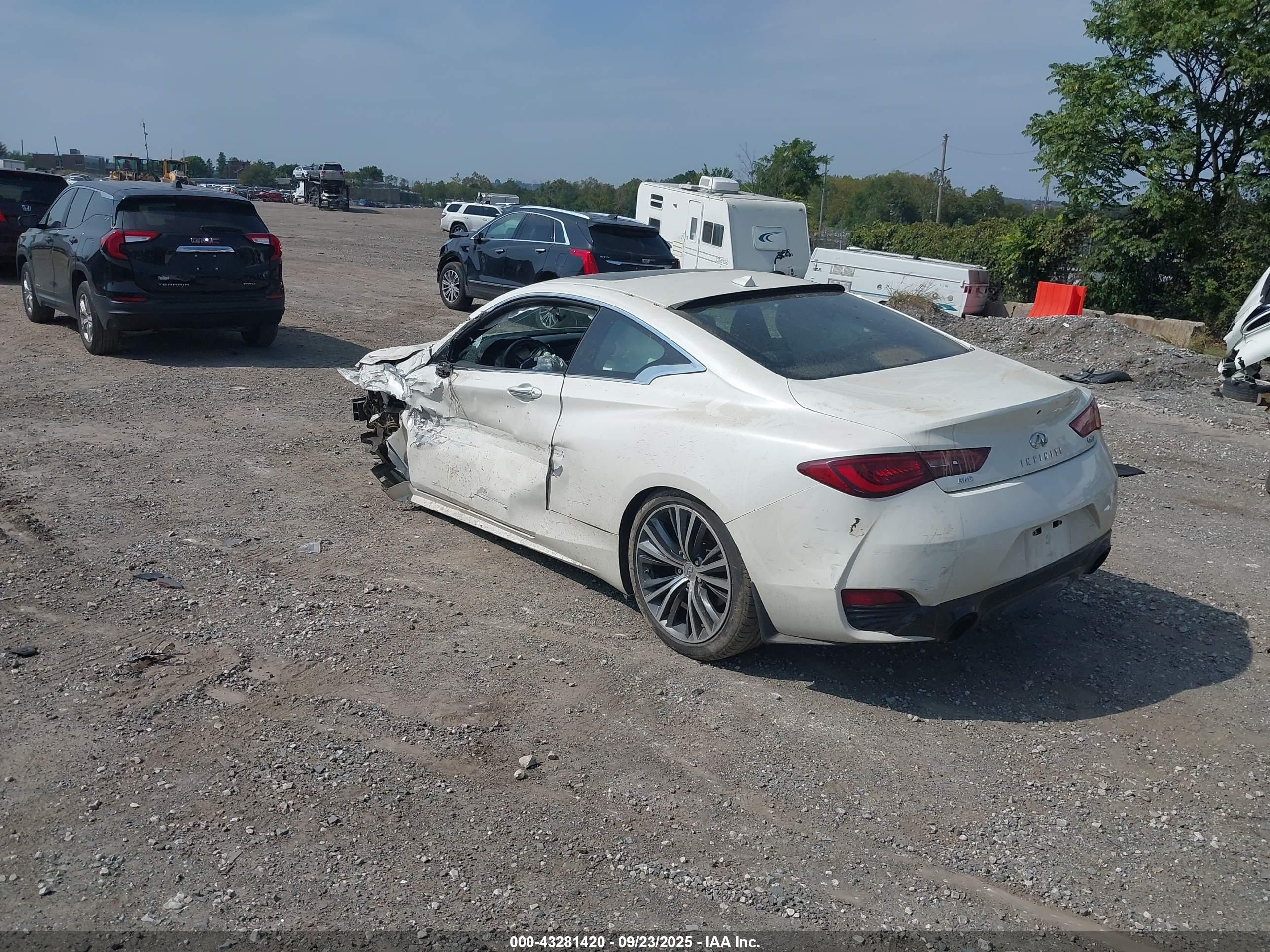 INFINITI Q60 image 3