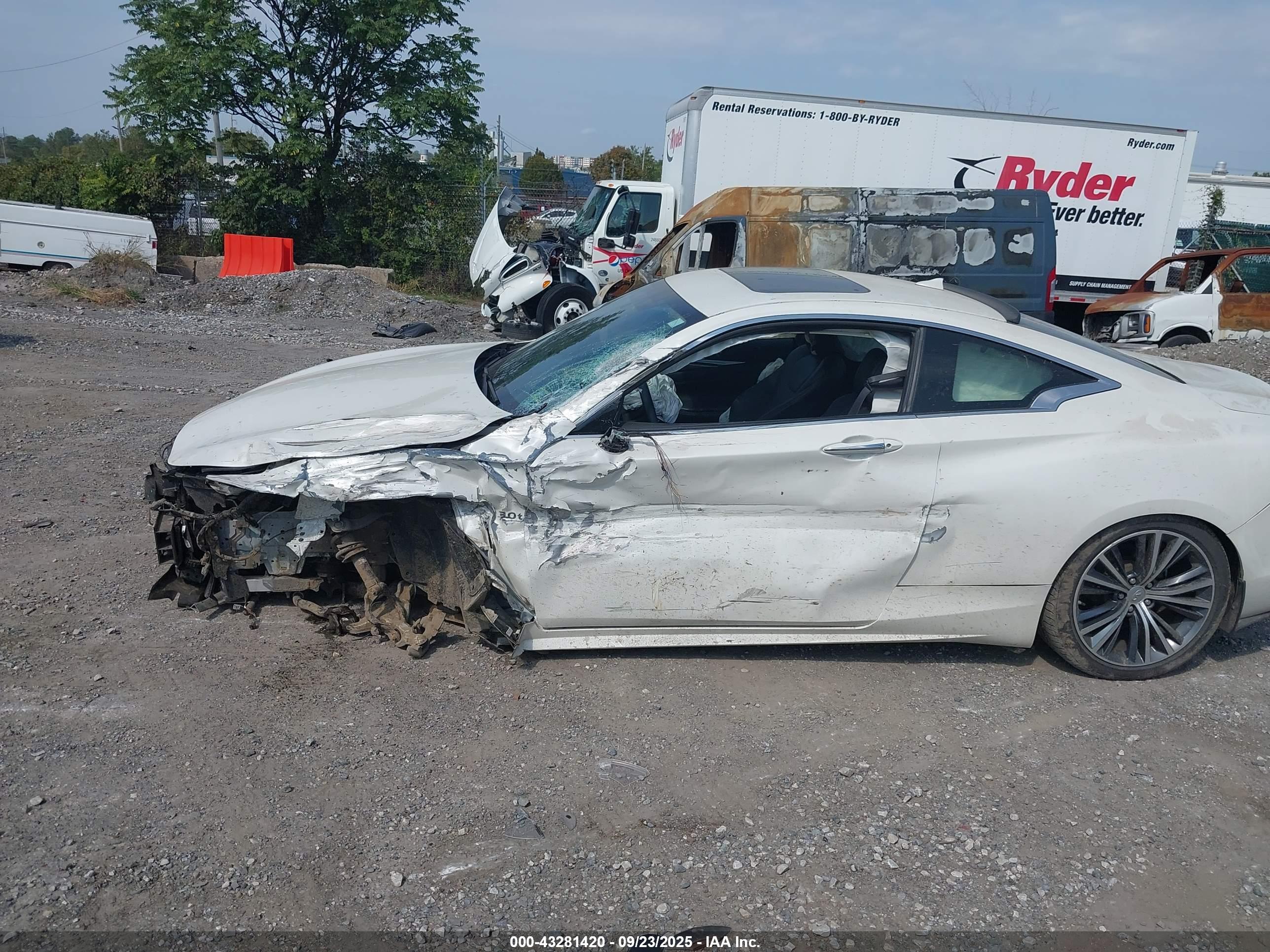 INFINITI Q60 image 6