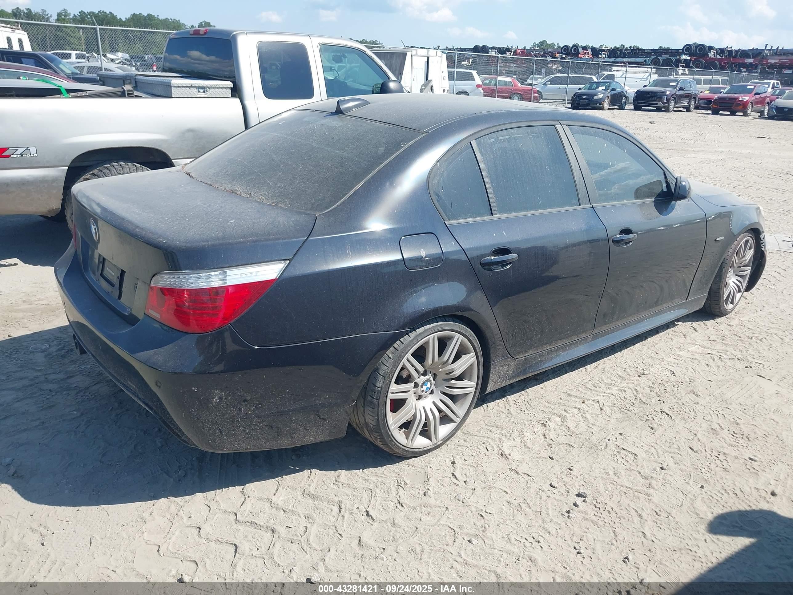 BMW 550I image 4