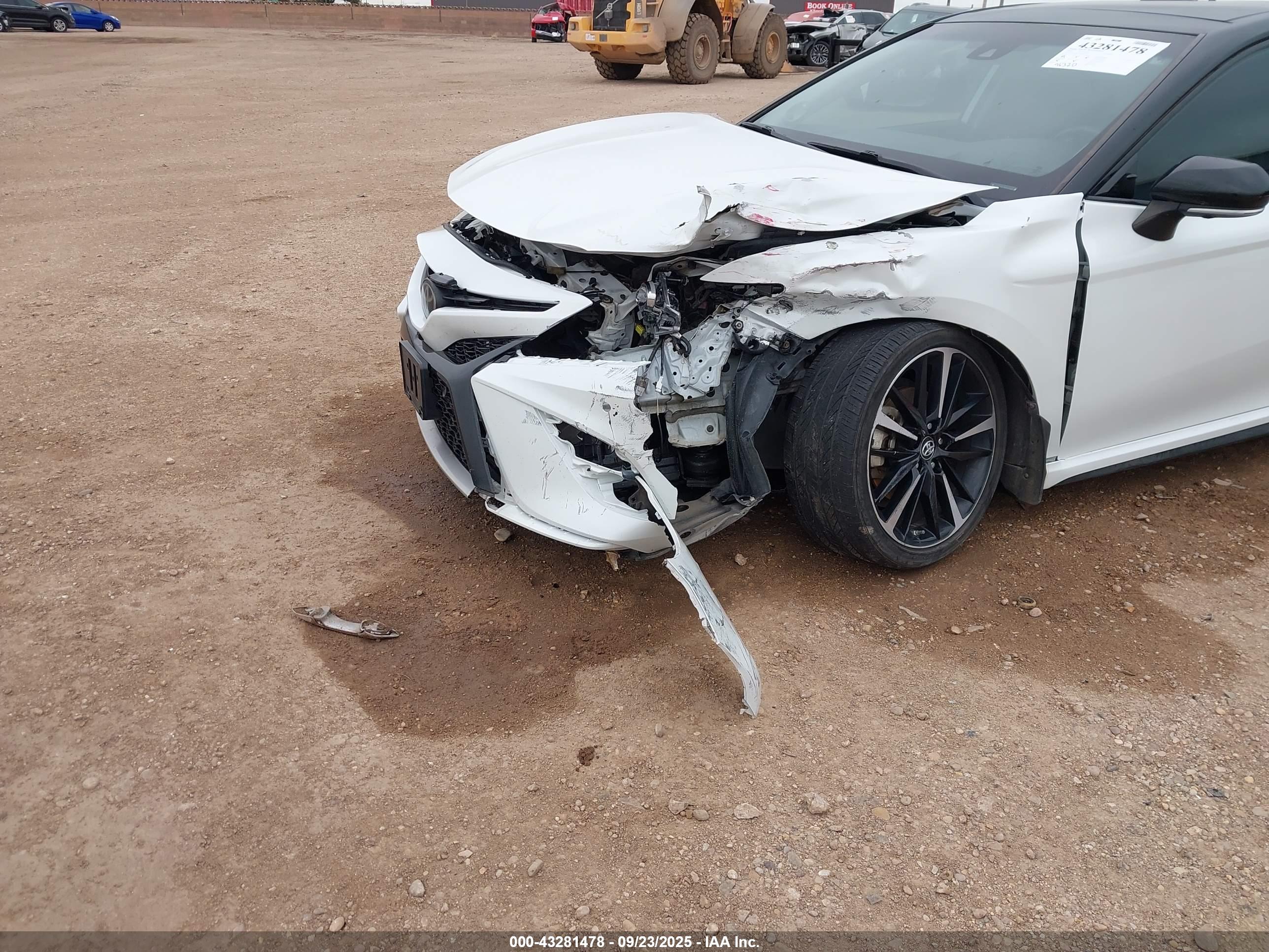 TOYOTA CAMRY image 6