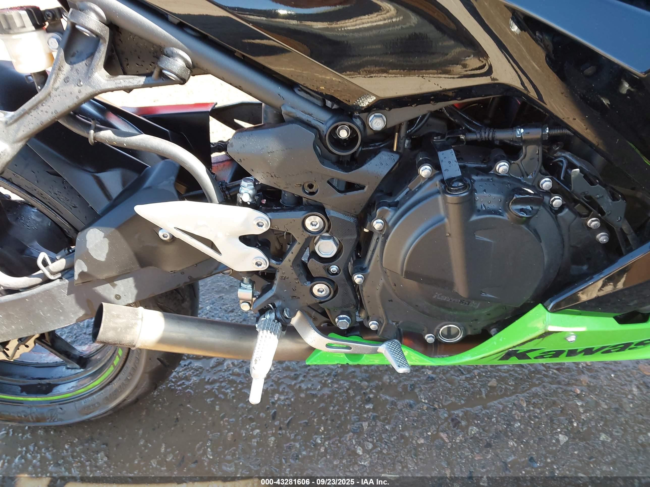 KAWASAKI EX400 image 8