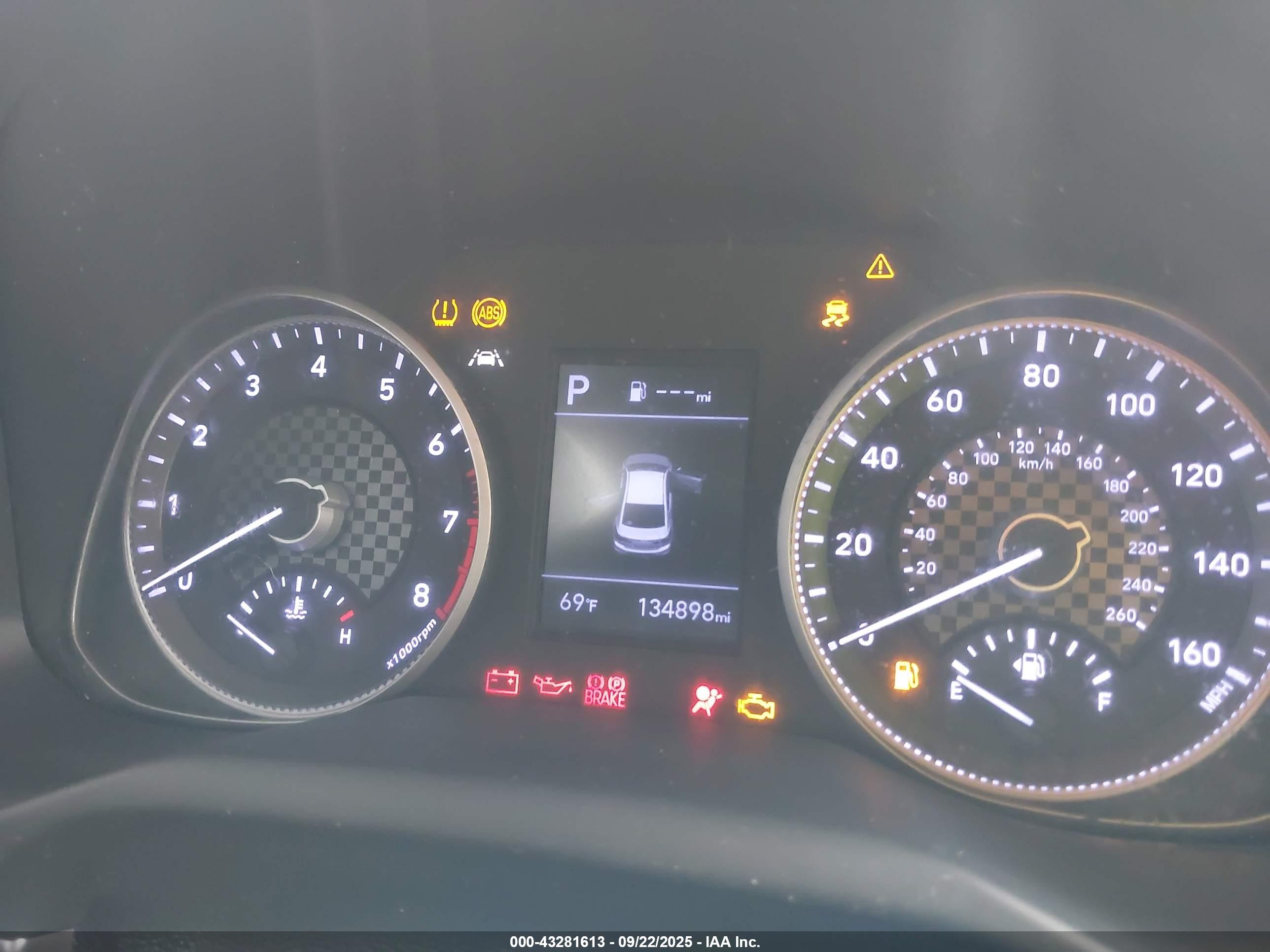 HYUNDAI ELANTRA image 7