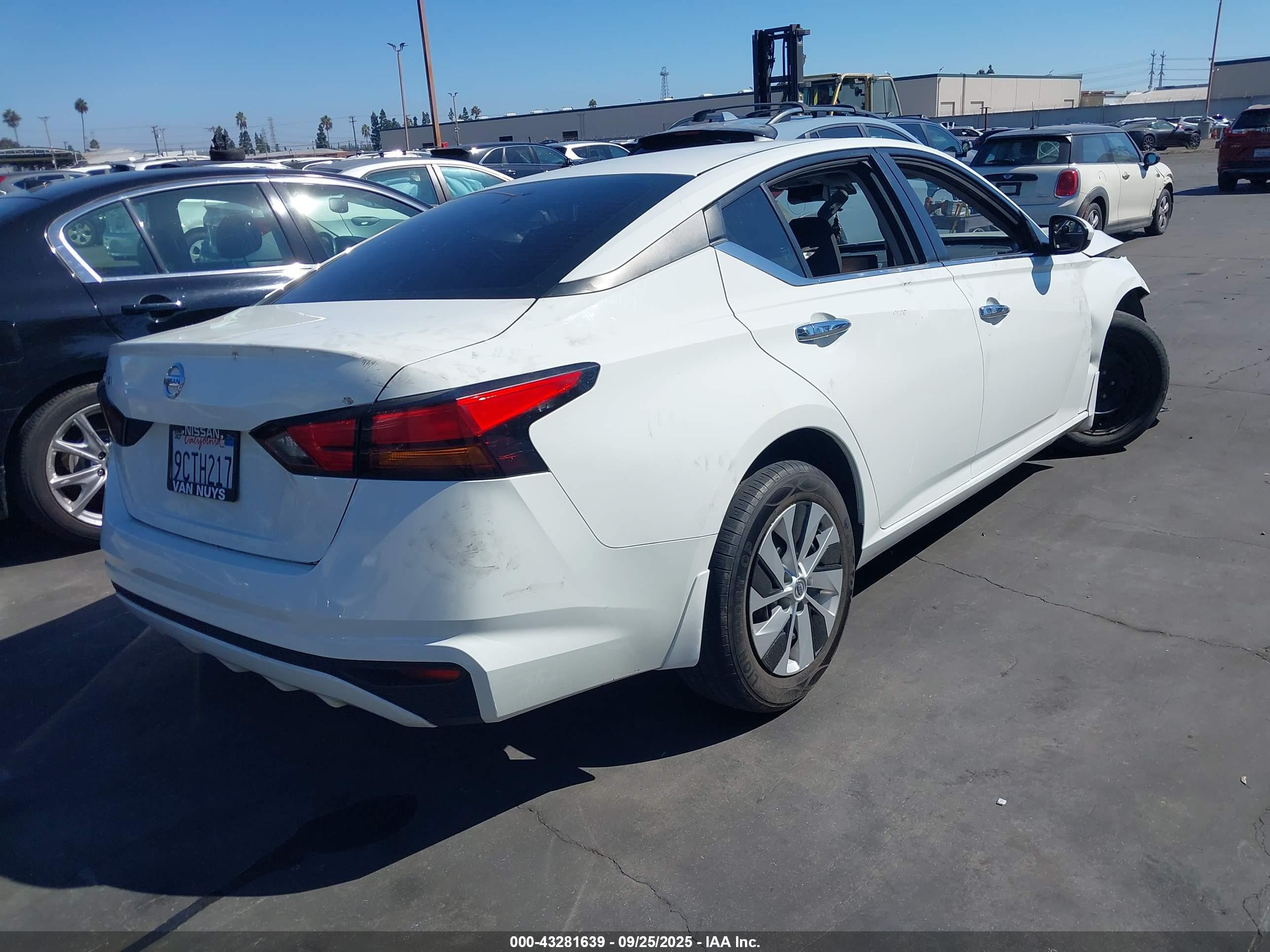 NISSAN ALTIMA image 4