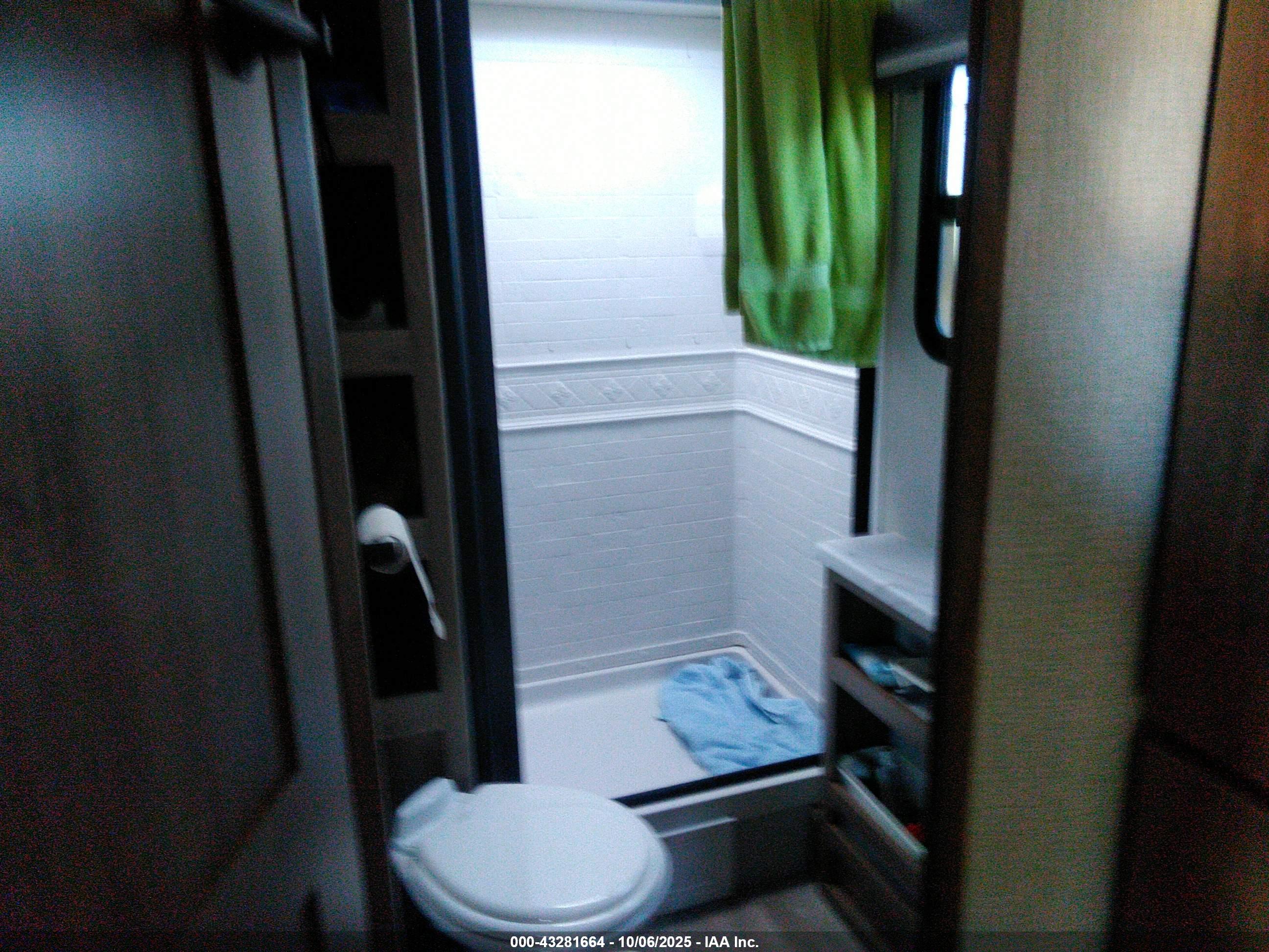 GRAN DESIGN image 8
