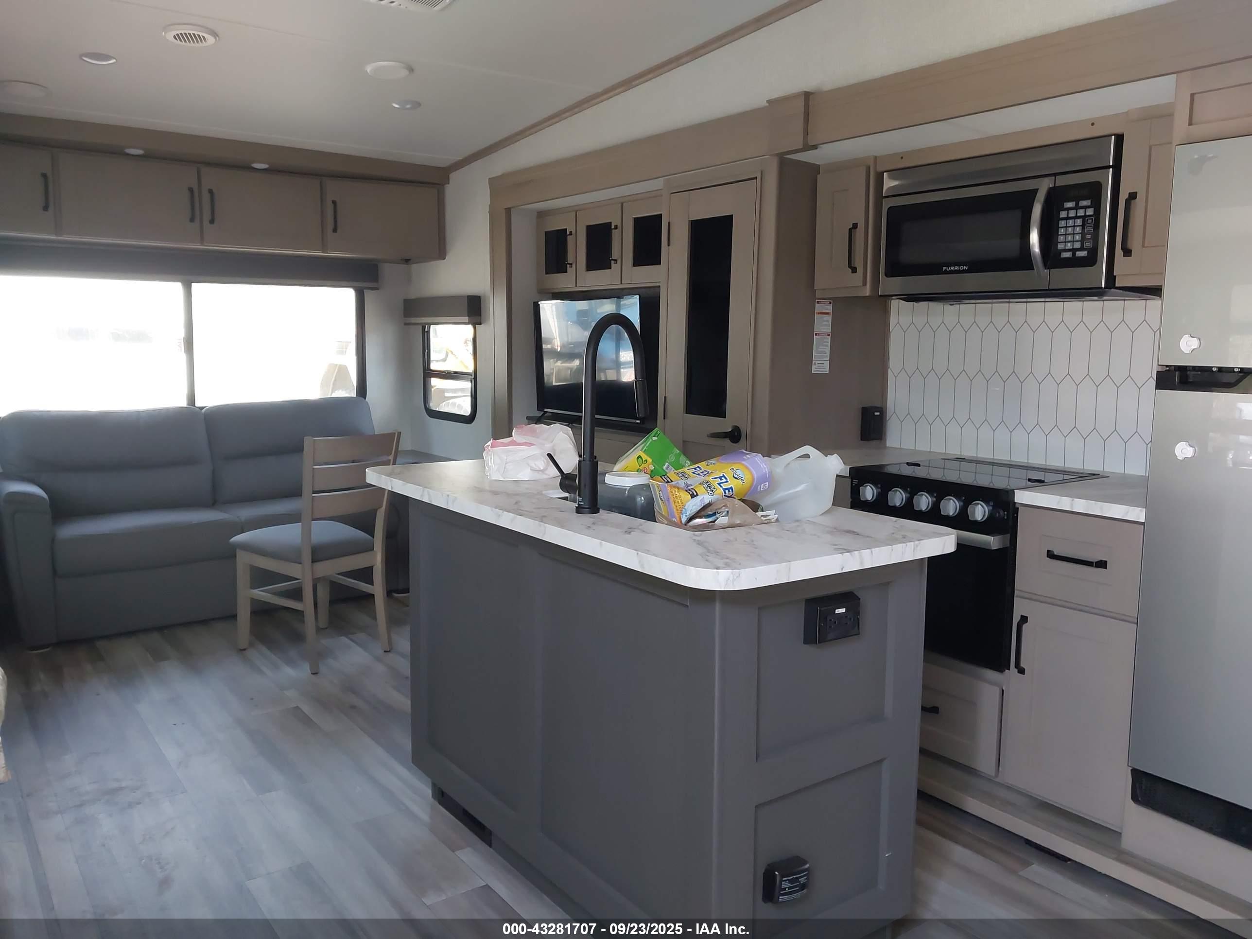 GRAND DESIGN image 5