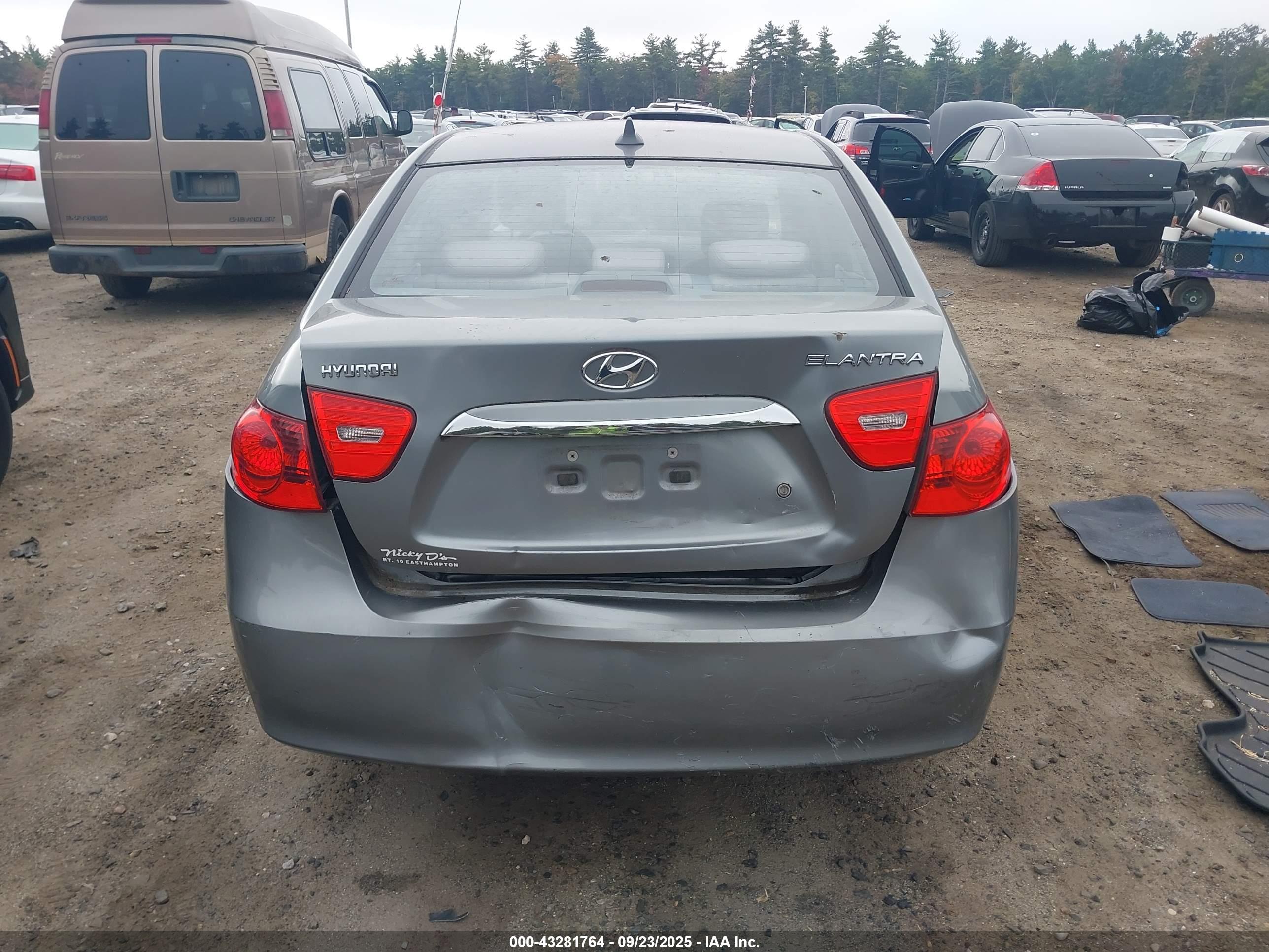 HYUNDAI ELANTRA image 6