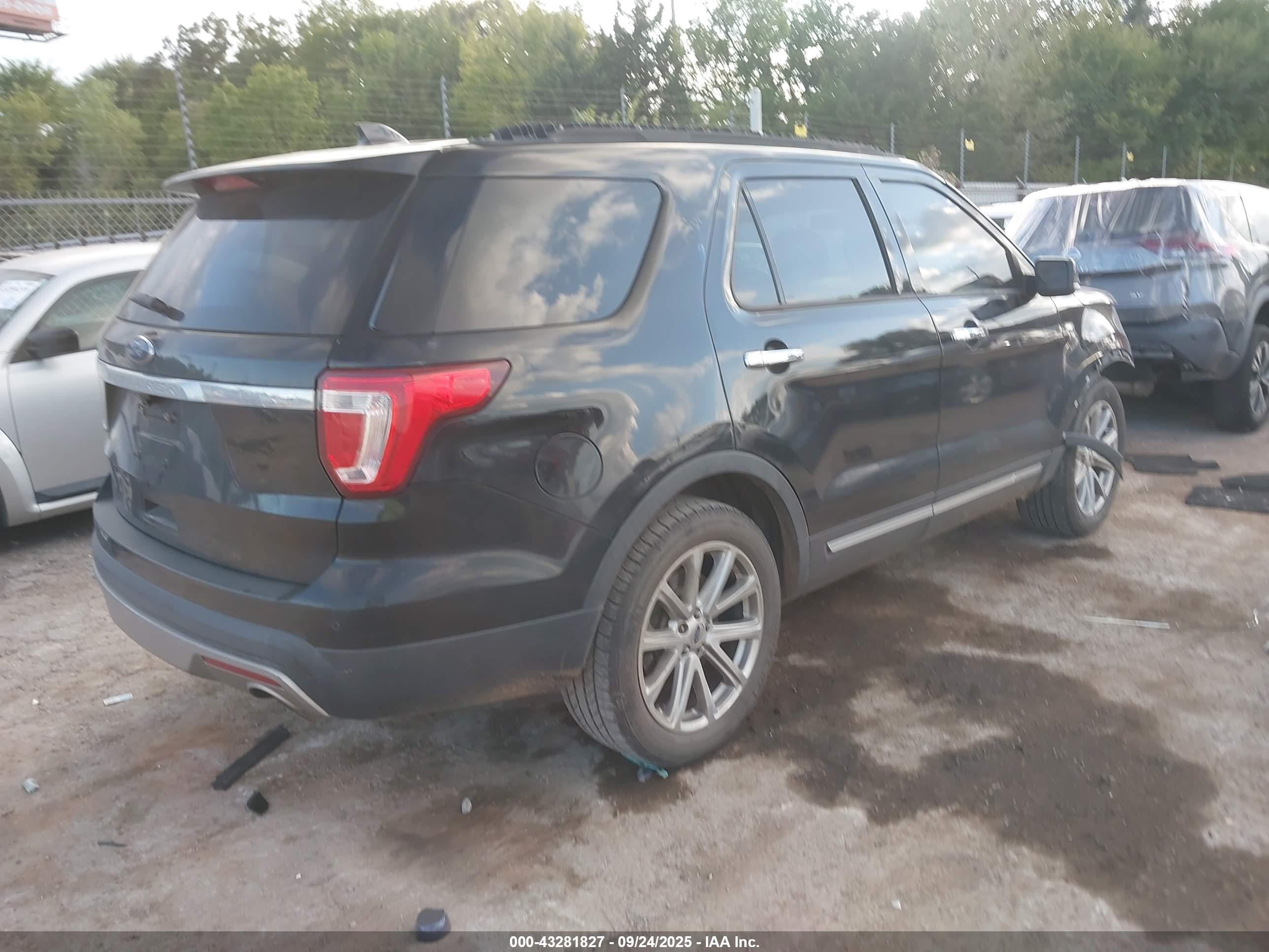 FORD EXPLORER image 4