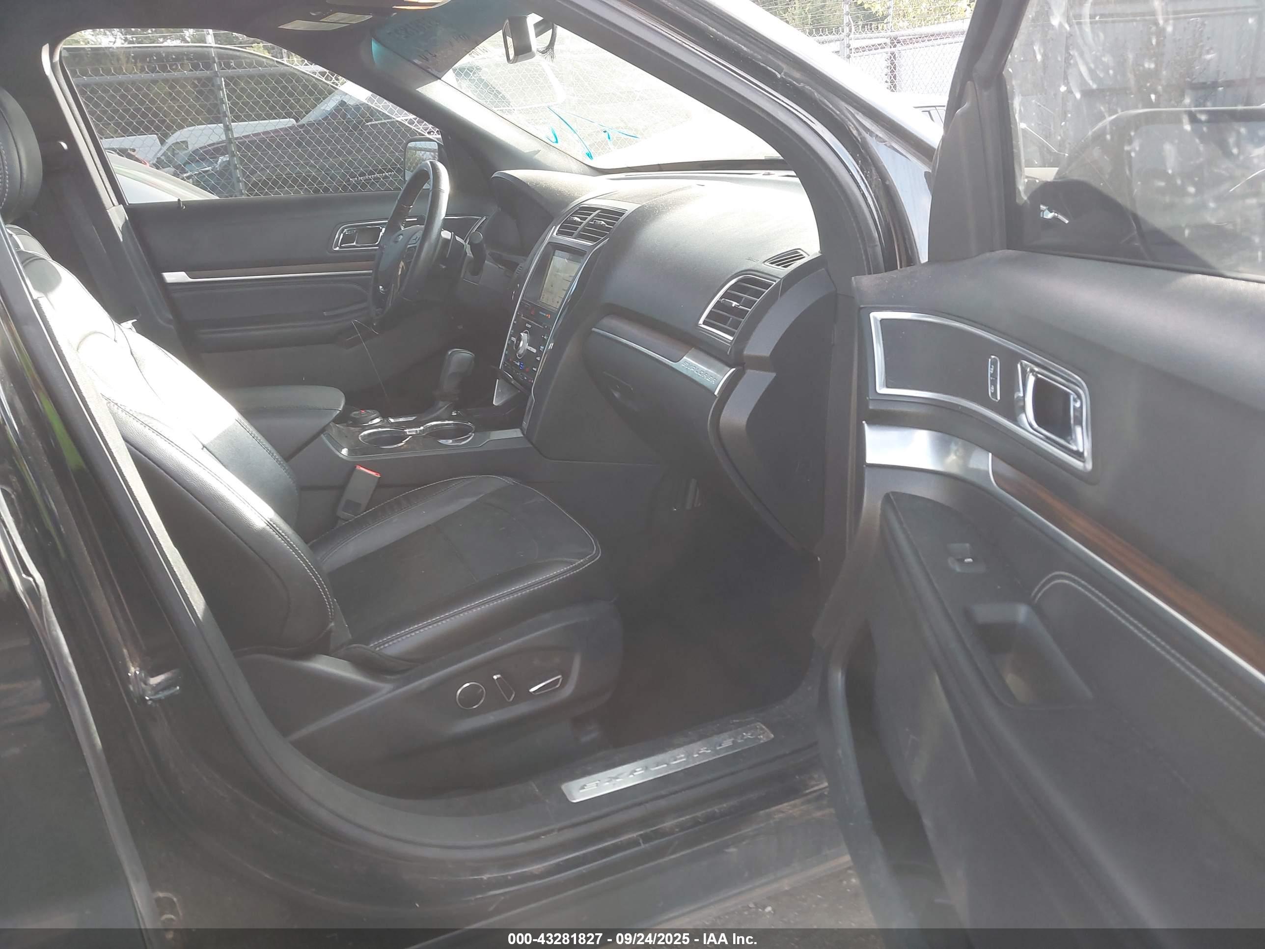 FORD EXPLORER image 5