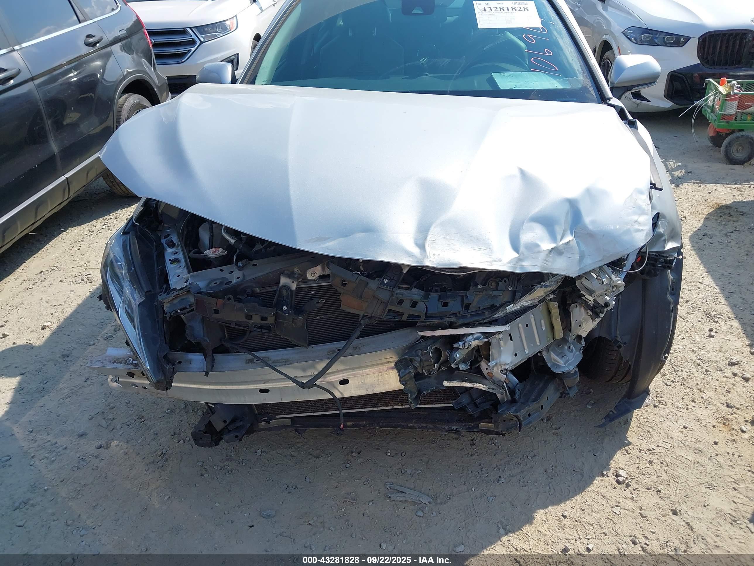 TOYOTA CAMRY image 6