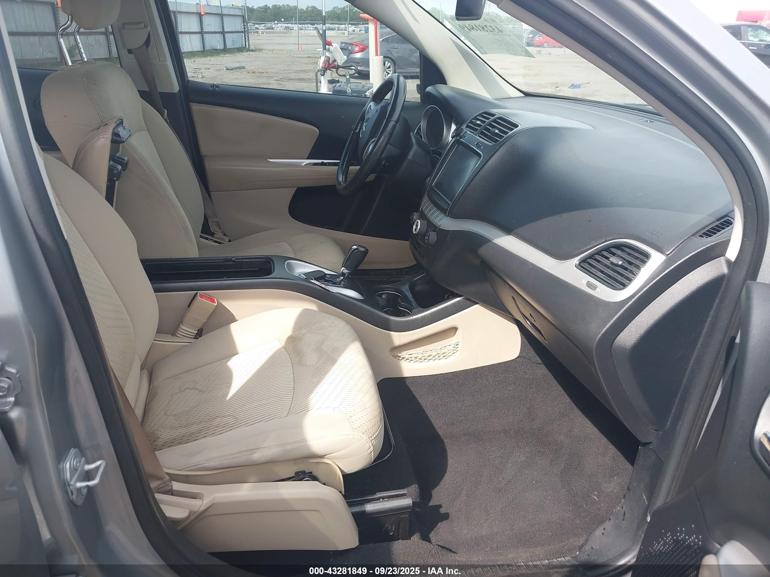 DODGE JOURNEY image 5