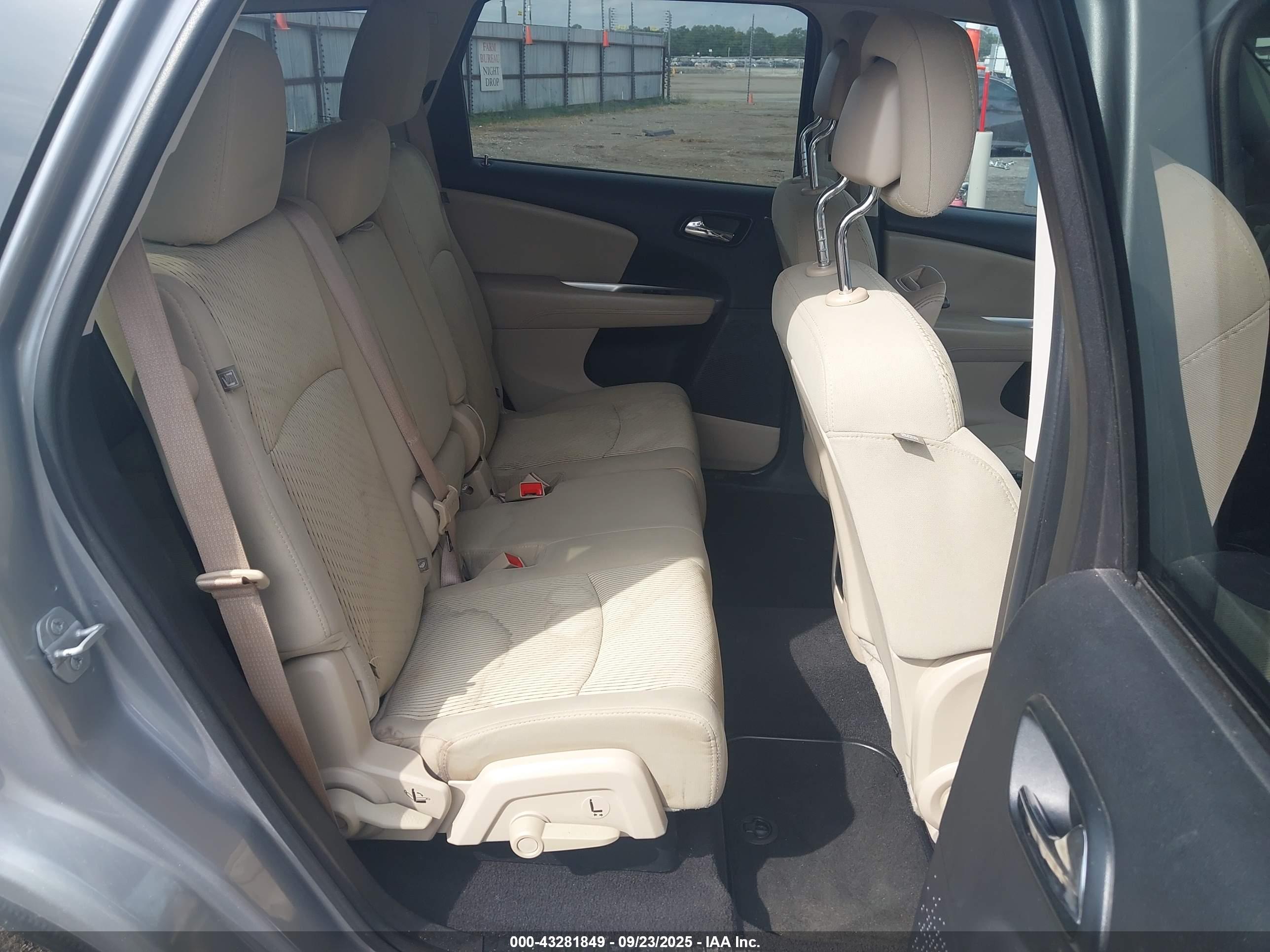 DODGE JOURNEY image 8