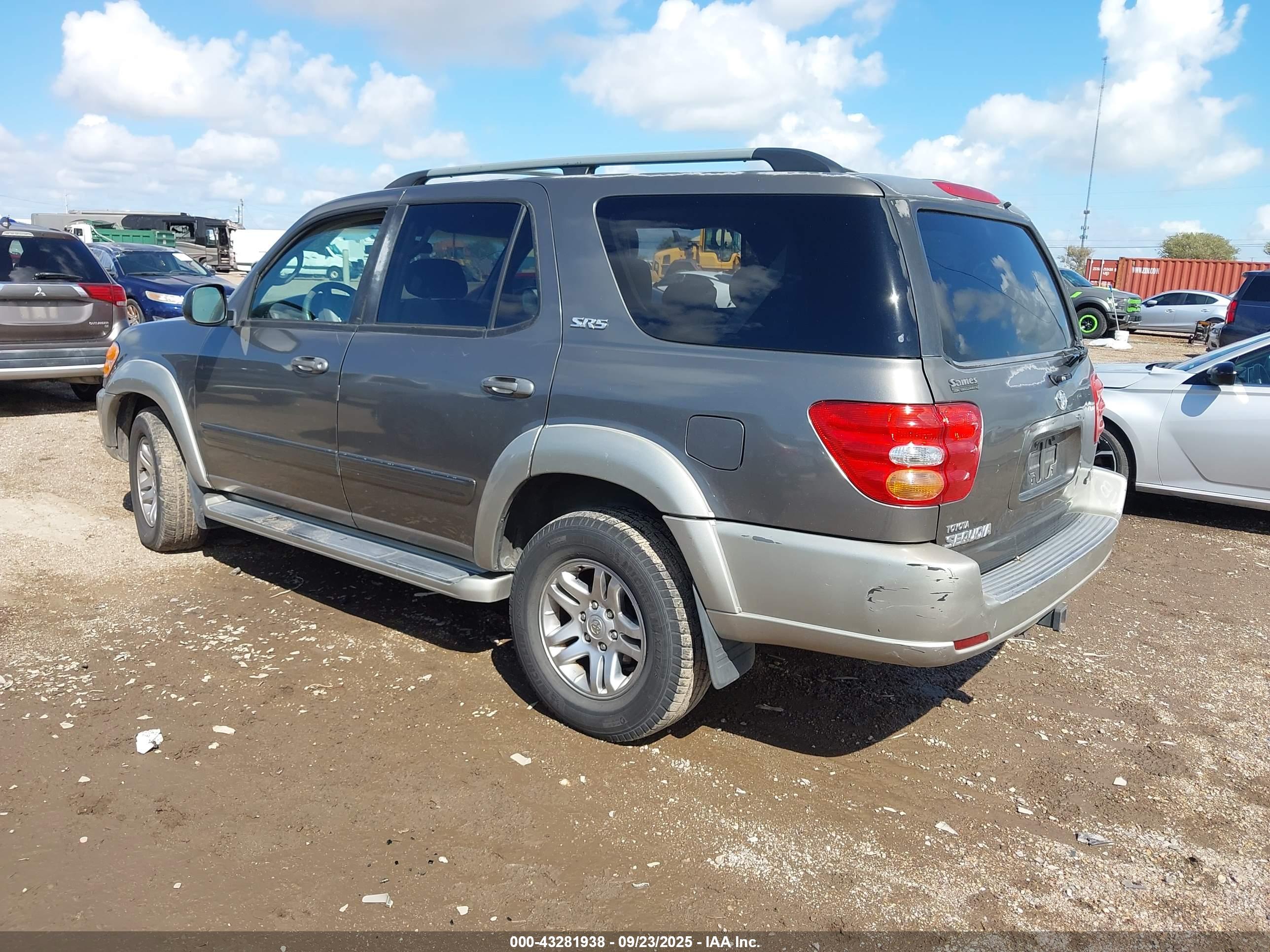 TOYOTA SEQUOIA image 3