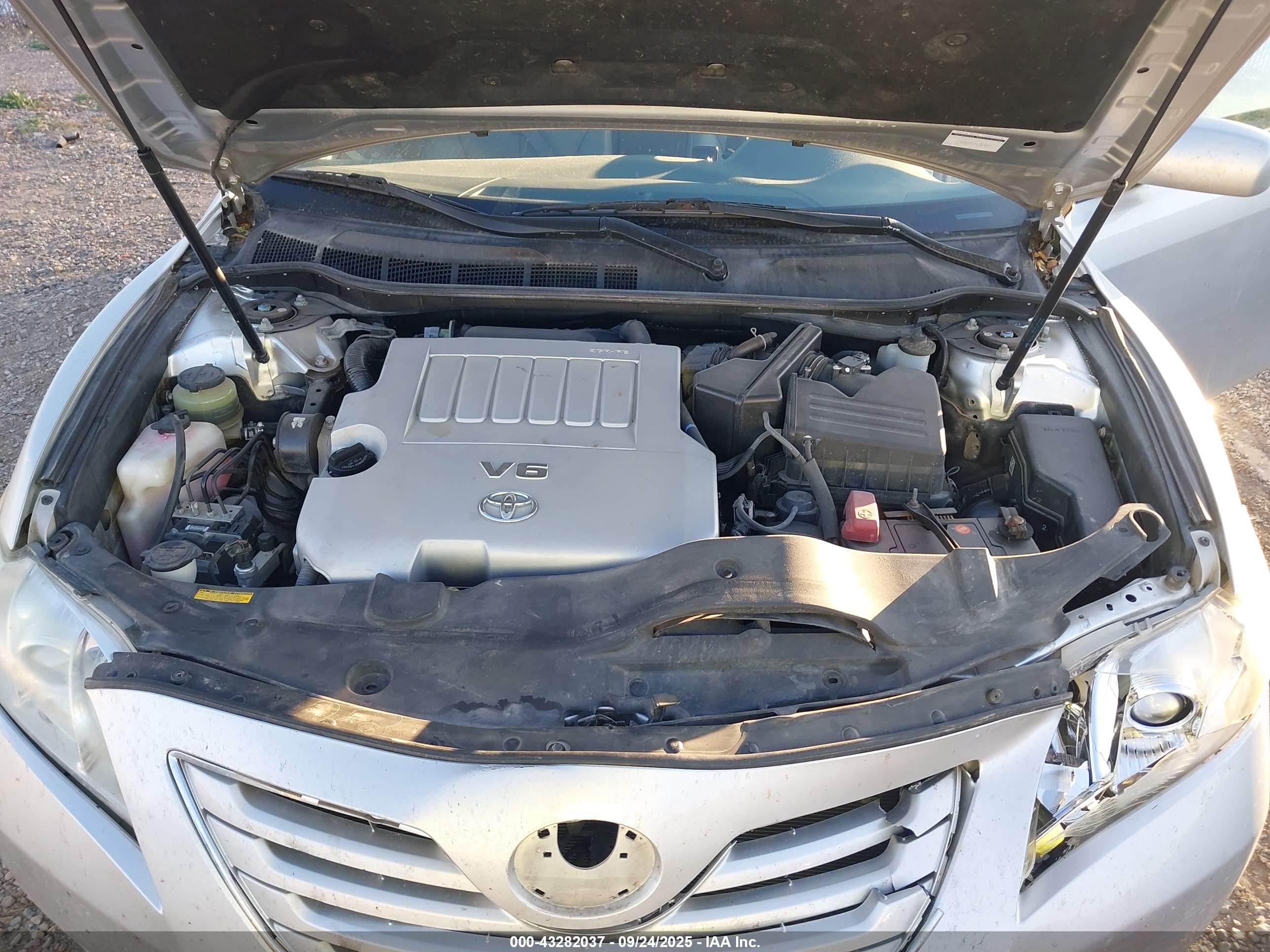 TOYOTA CAMRY image 10