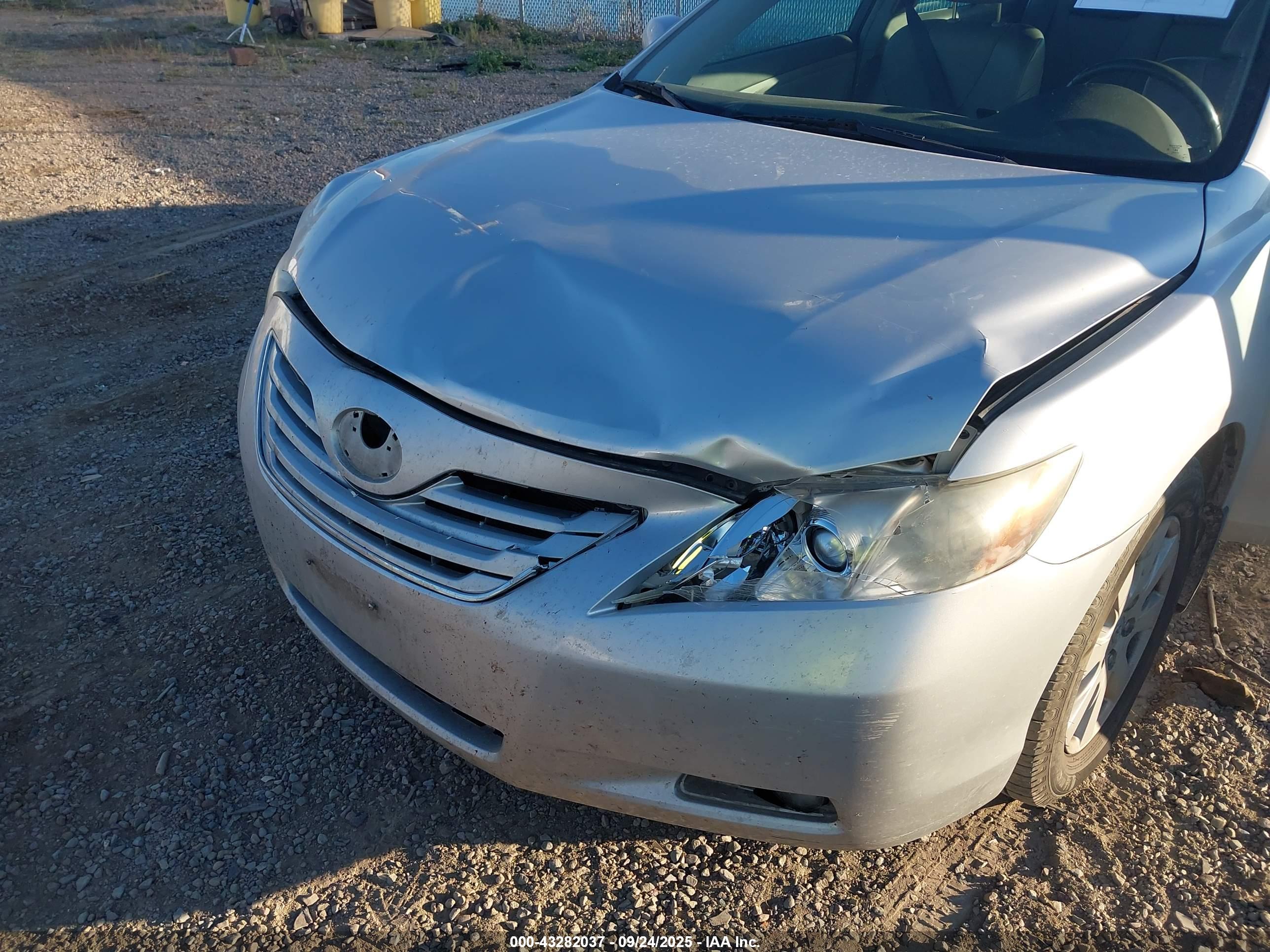 TOYOTA CAMRY image 6