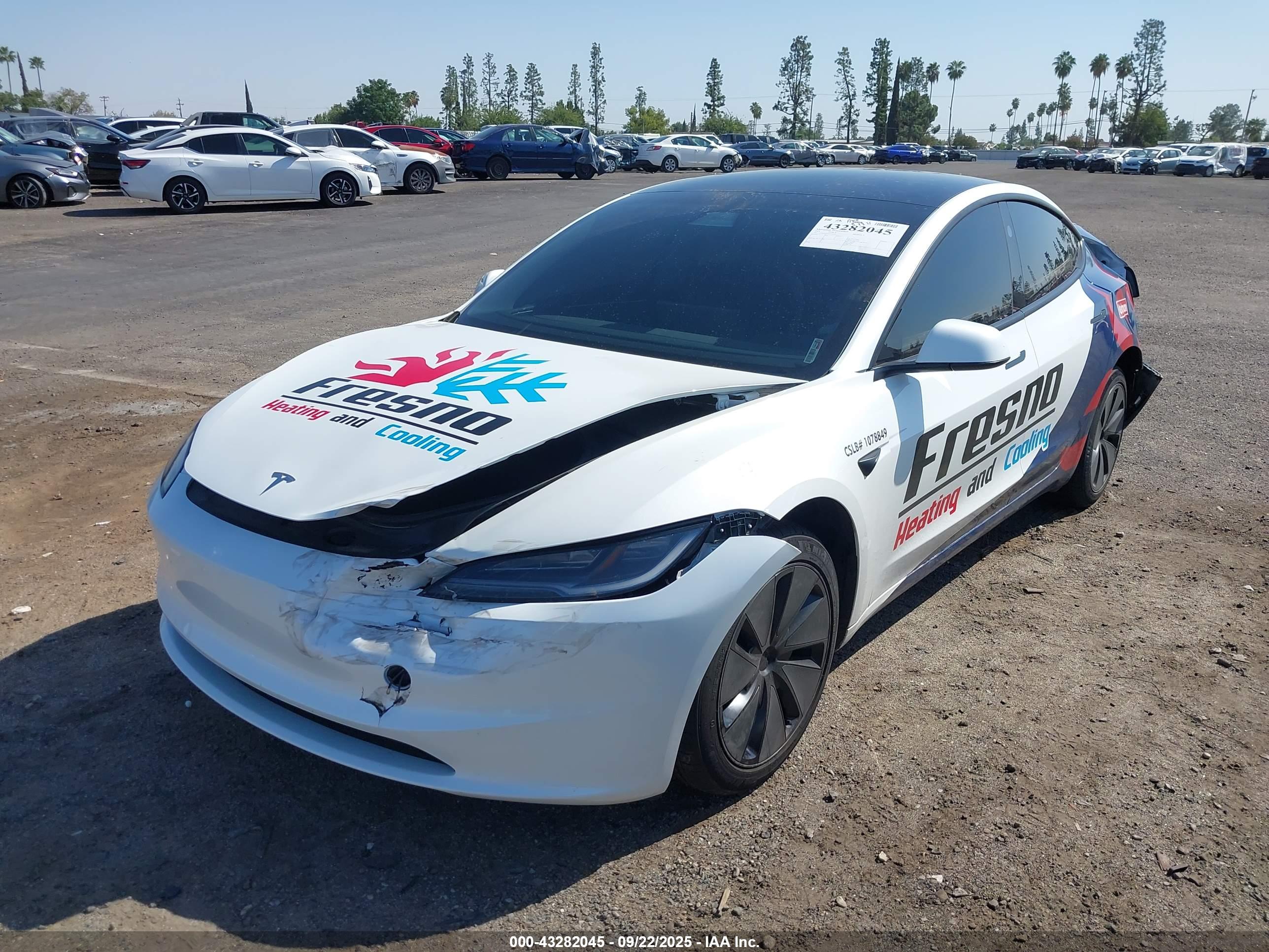 TESLA MODEL image 2