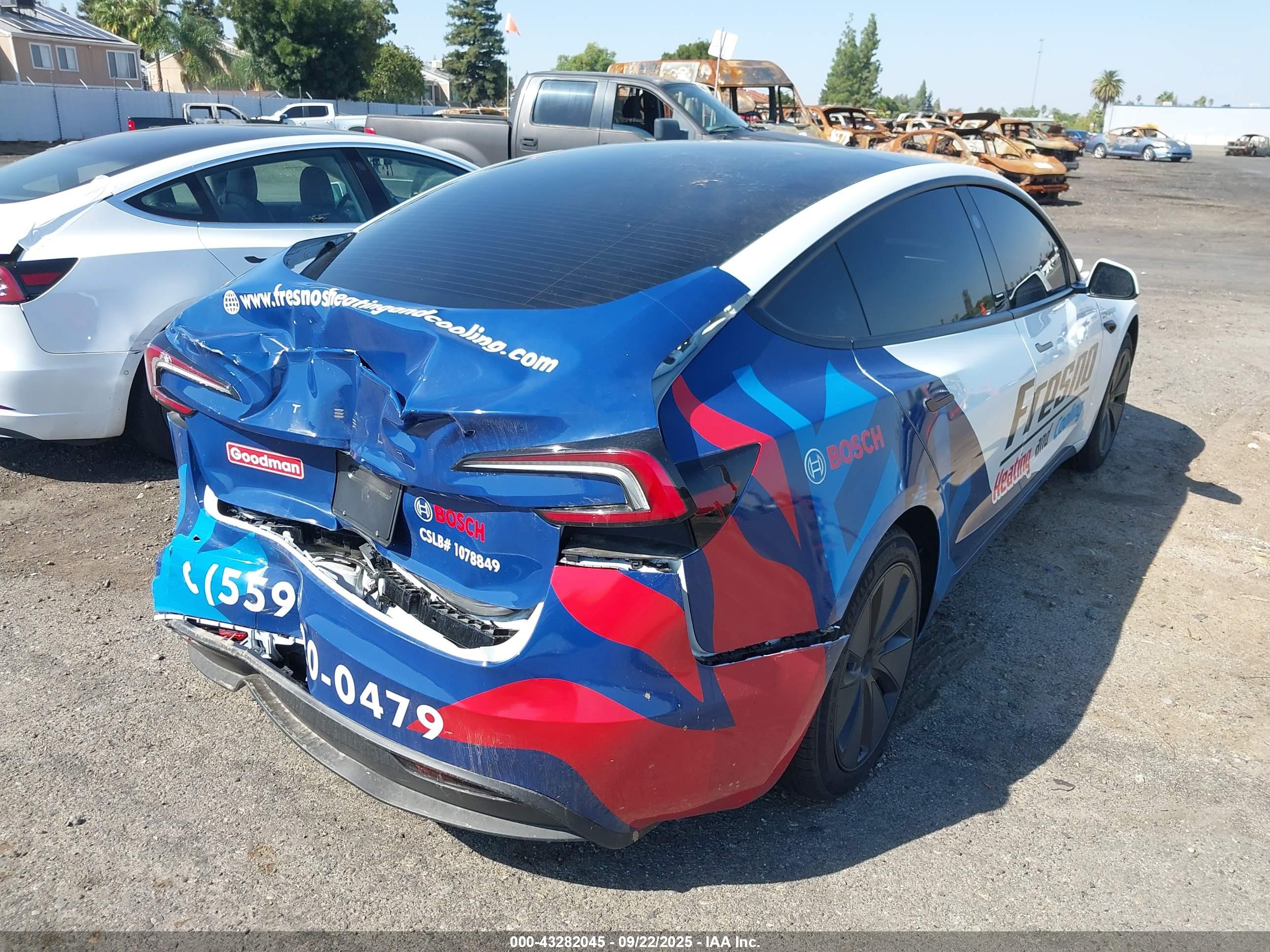 TESLA MODEL image 4