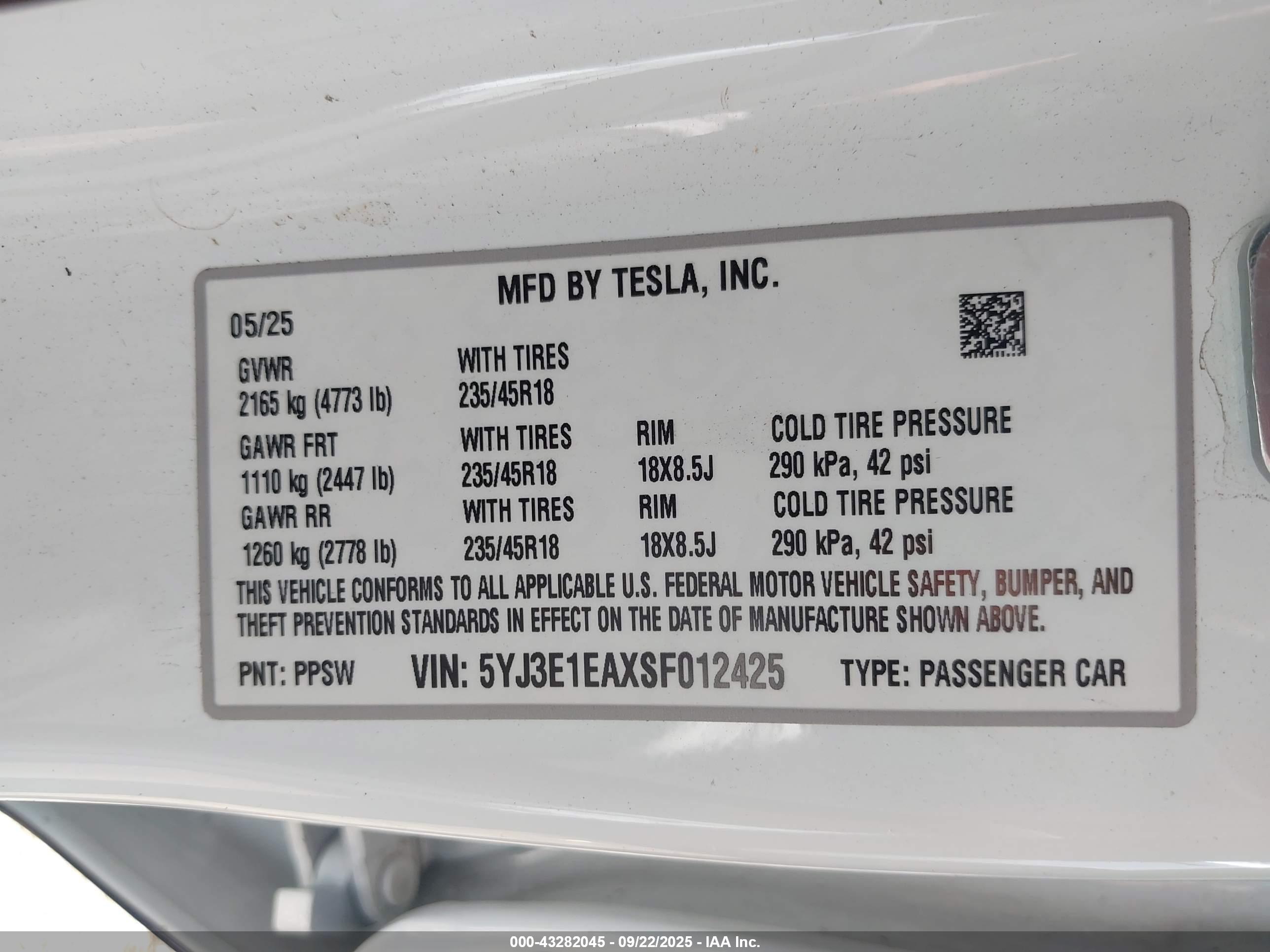 TESLA MODEL image 9