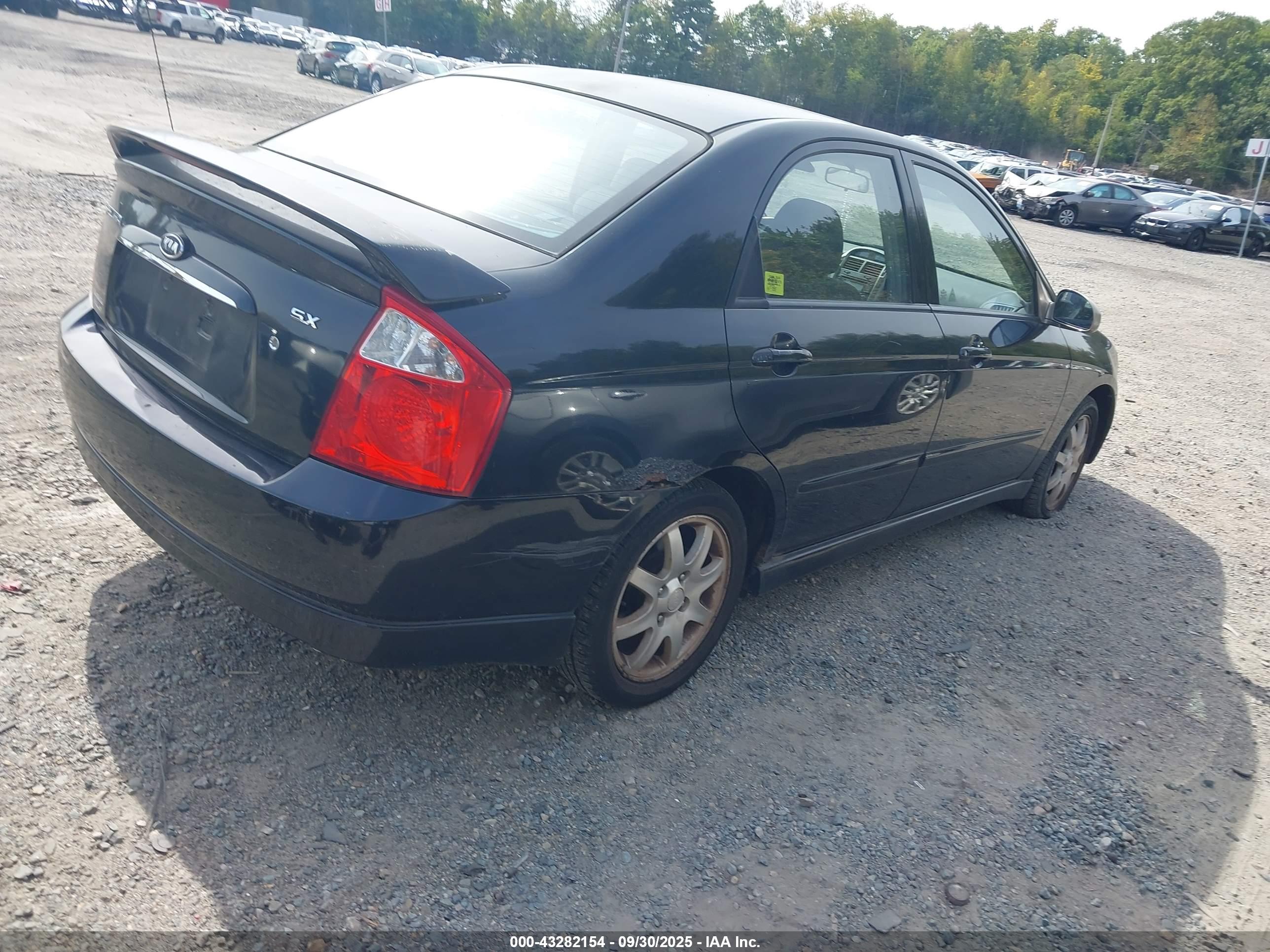 KIA SPECTRA image 4