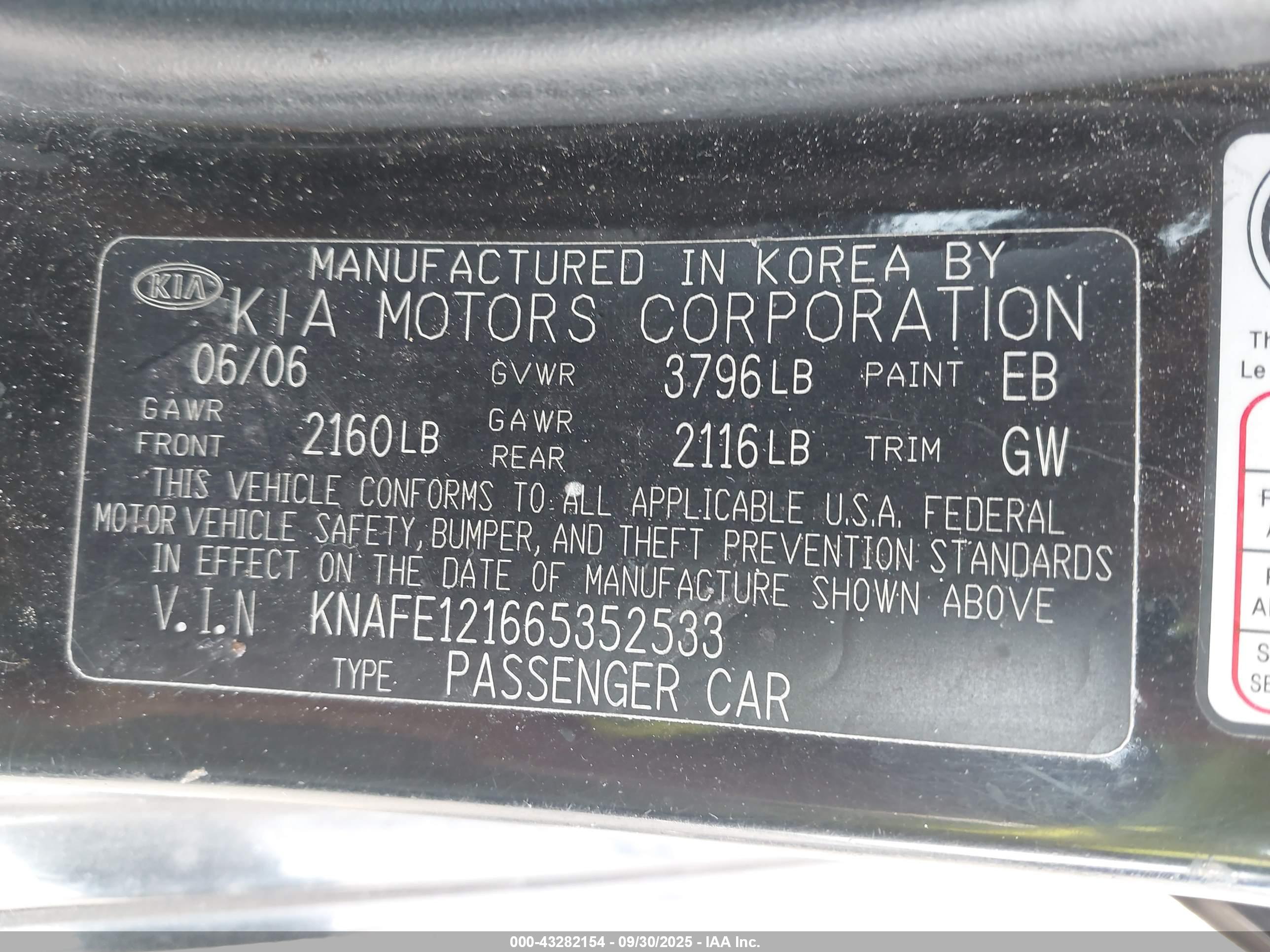 KIA SPECTRA image 9
