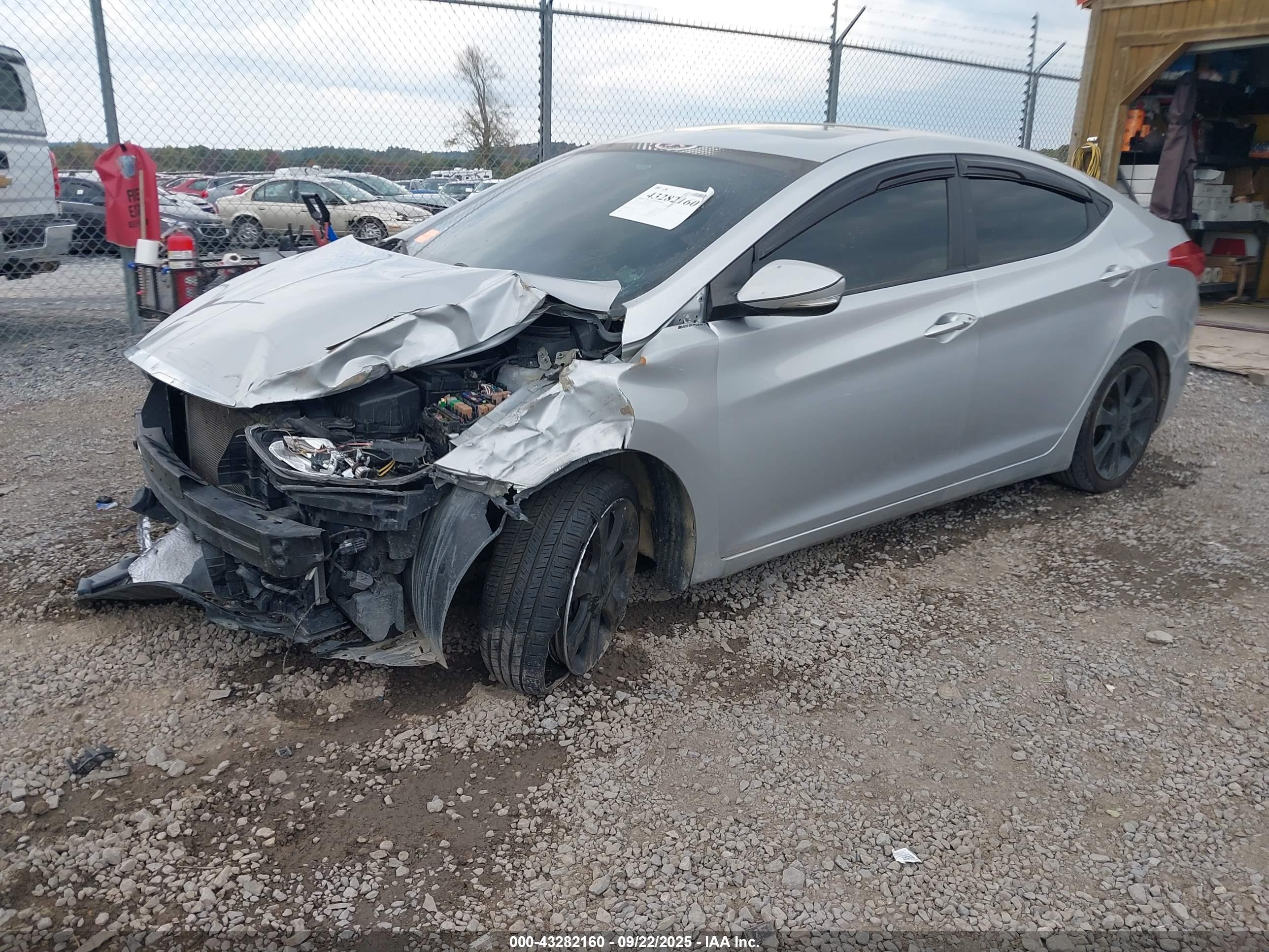 HYUNDAI ELANTRA image 2