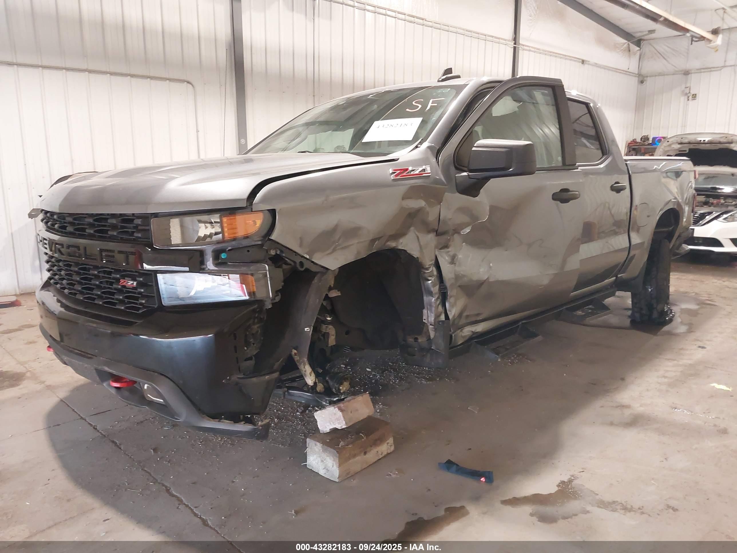 CHEVROLET SILVERADO image 2