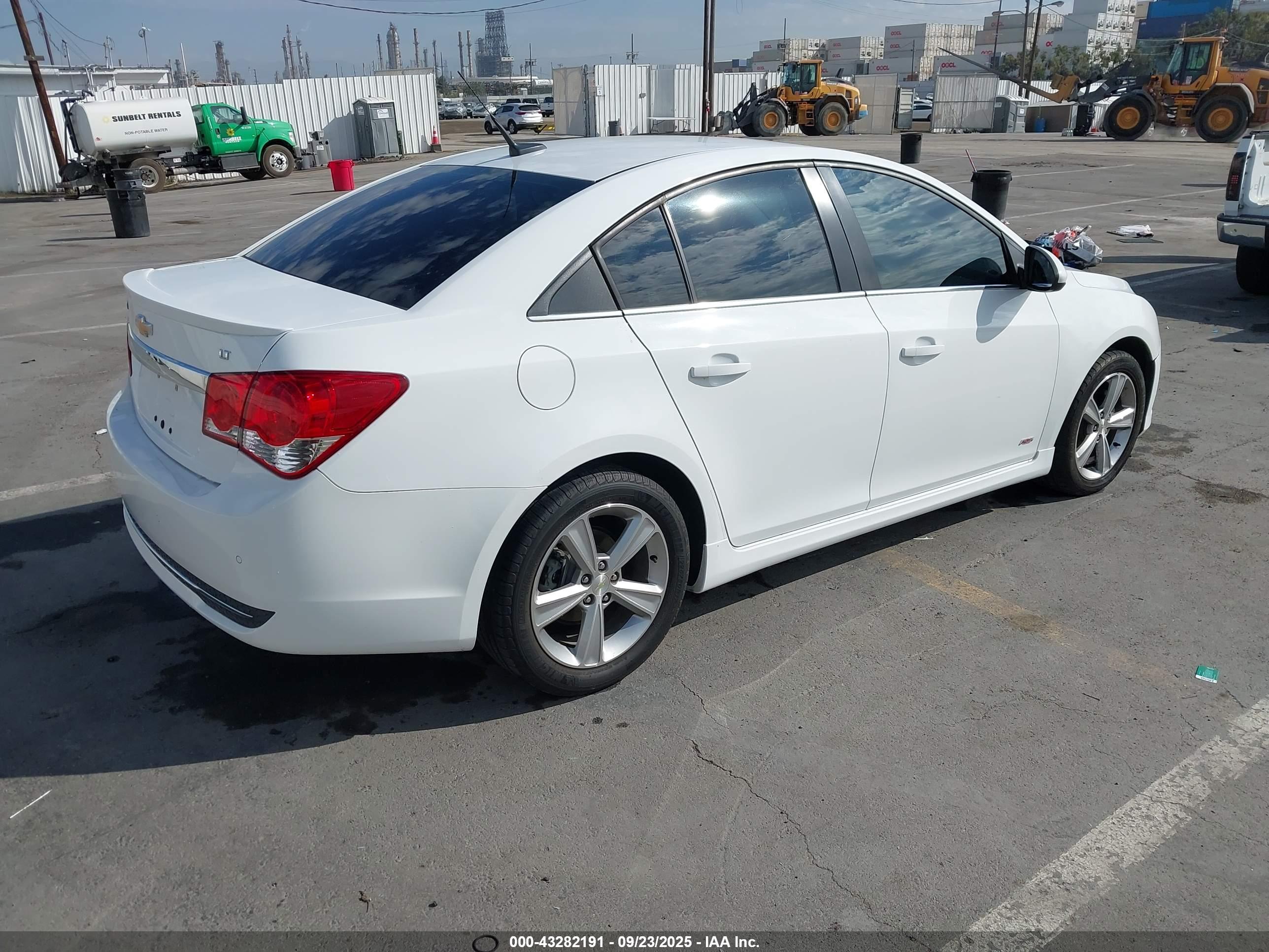 CHEVROLET CRUZE image 4