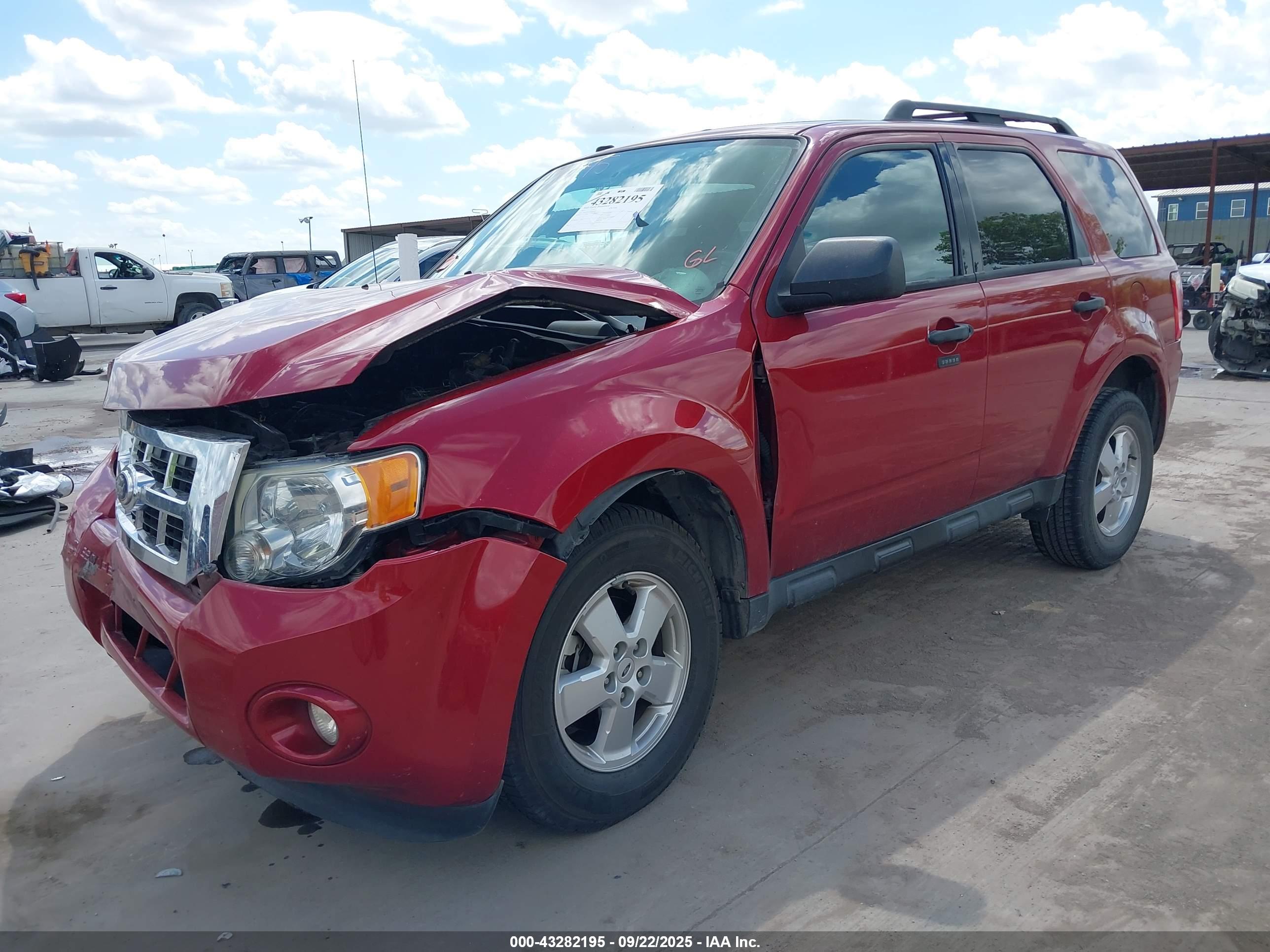 FORD ESCAPE image 2