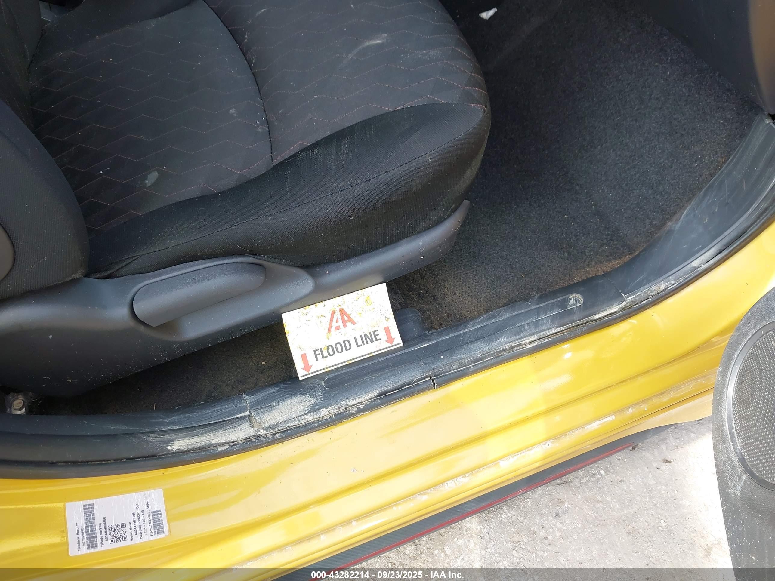 MITSUBISHI MIRAGE image 6